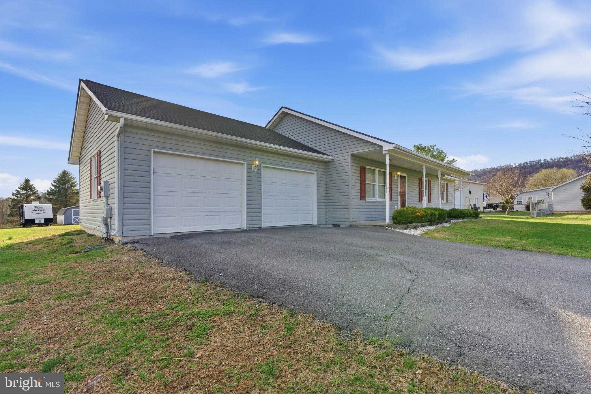 239 Mcgill Dr photo 2