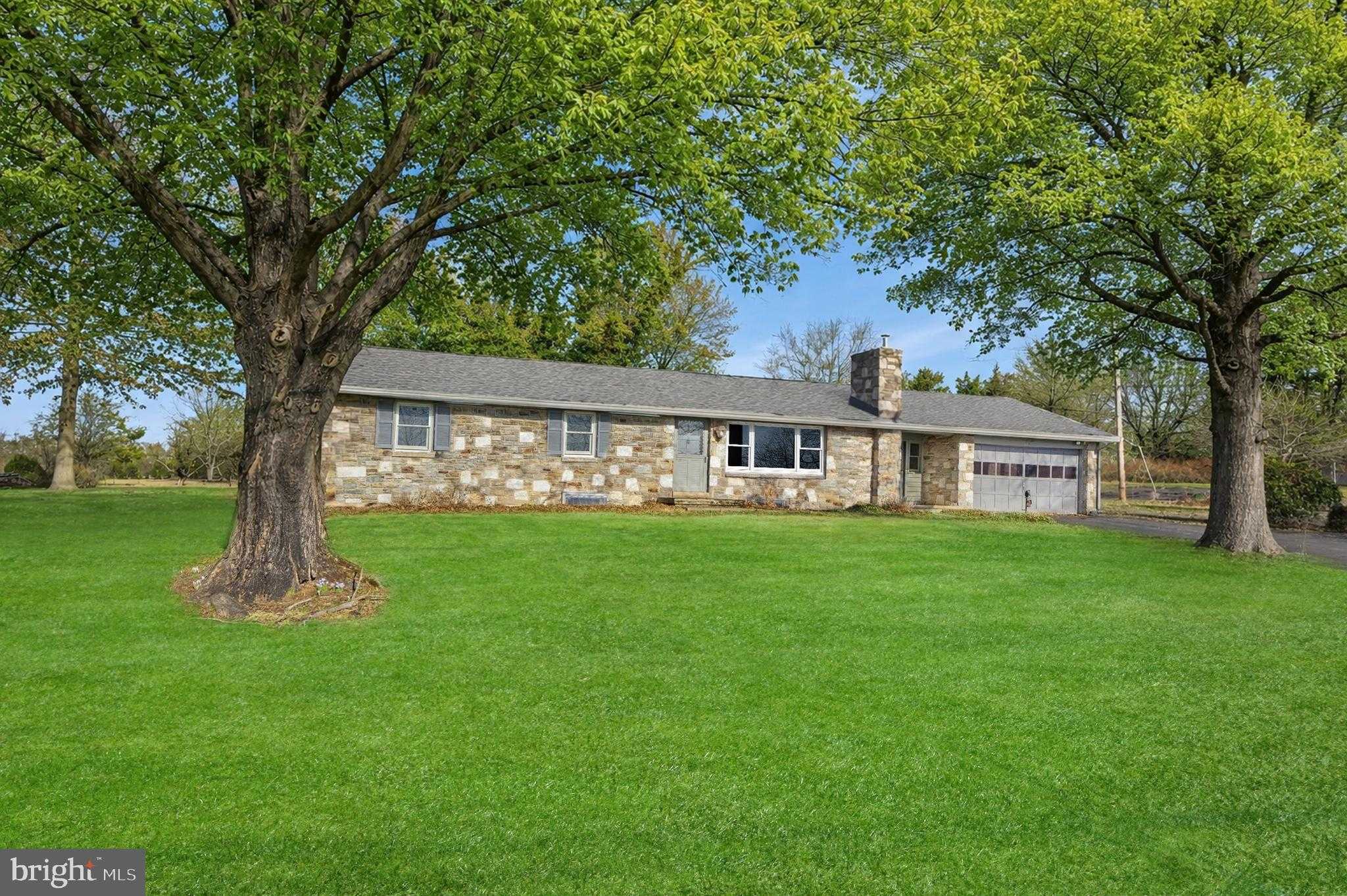 1792 Schwenksville Rd photo 2