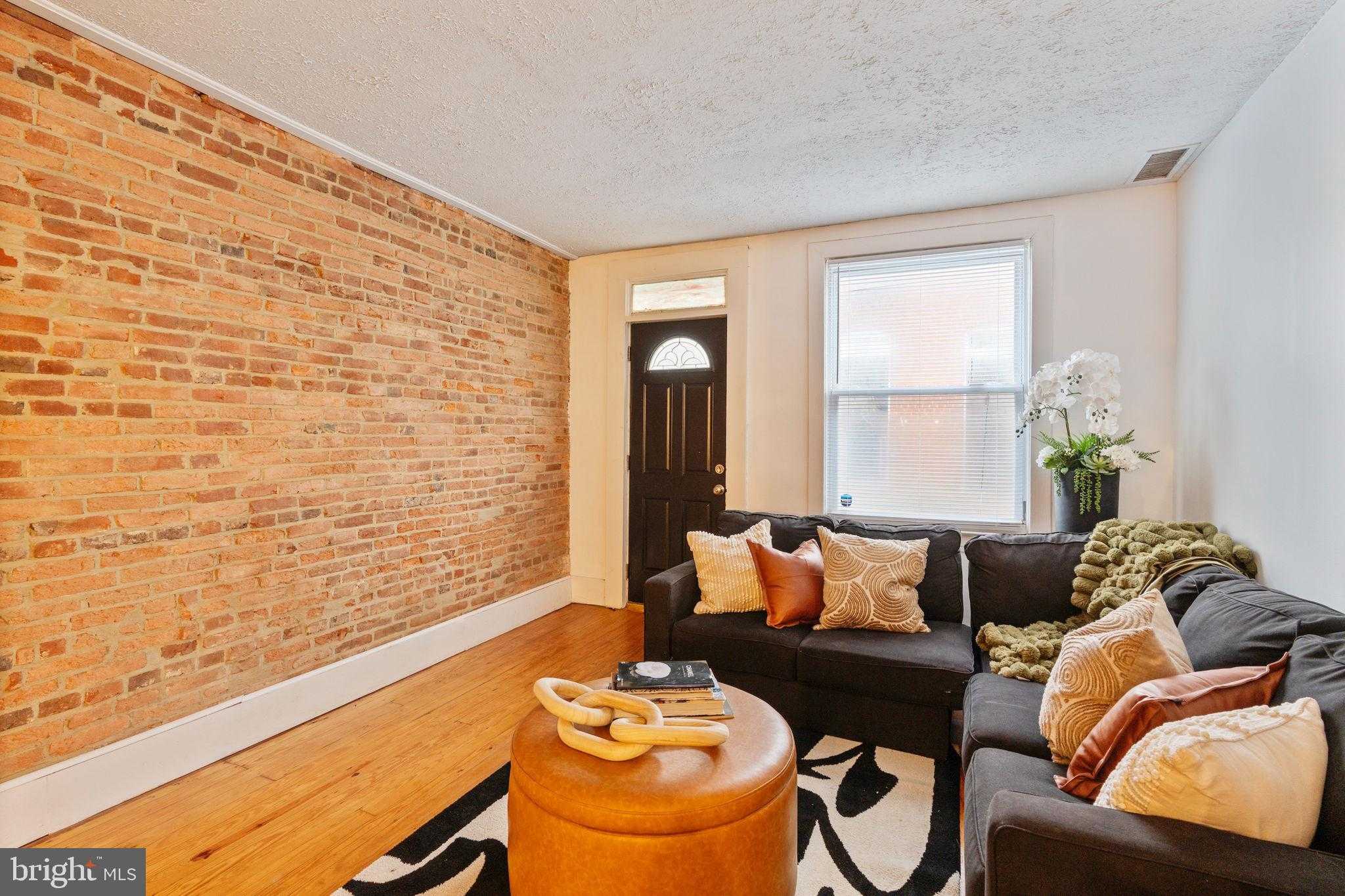 416 S Madeira St photo 4