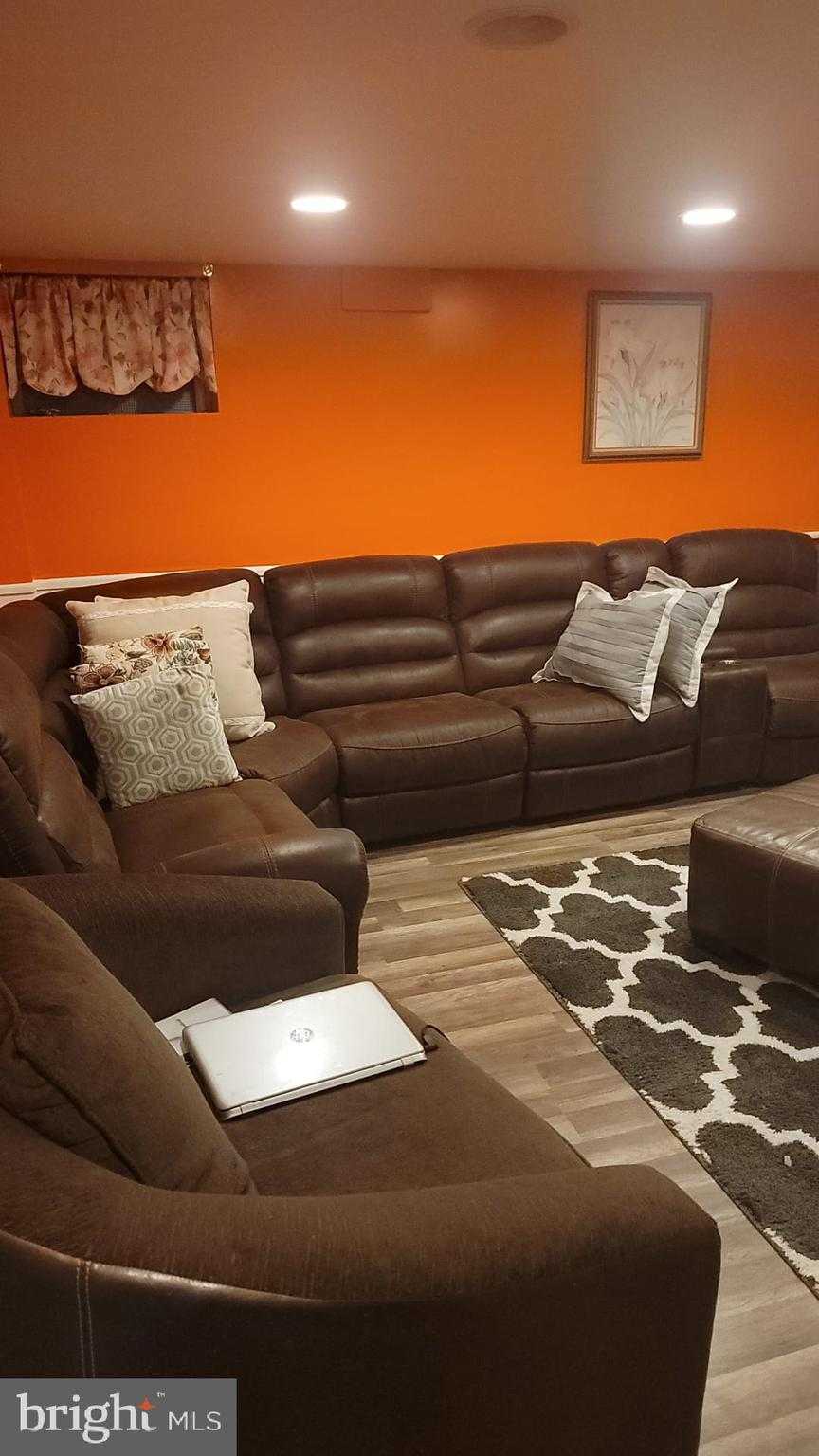 8527 Harris Ave photo 3