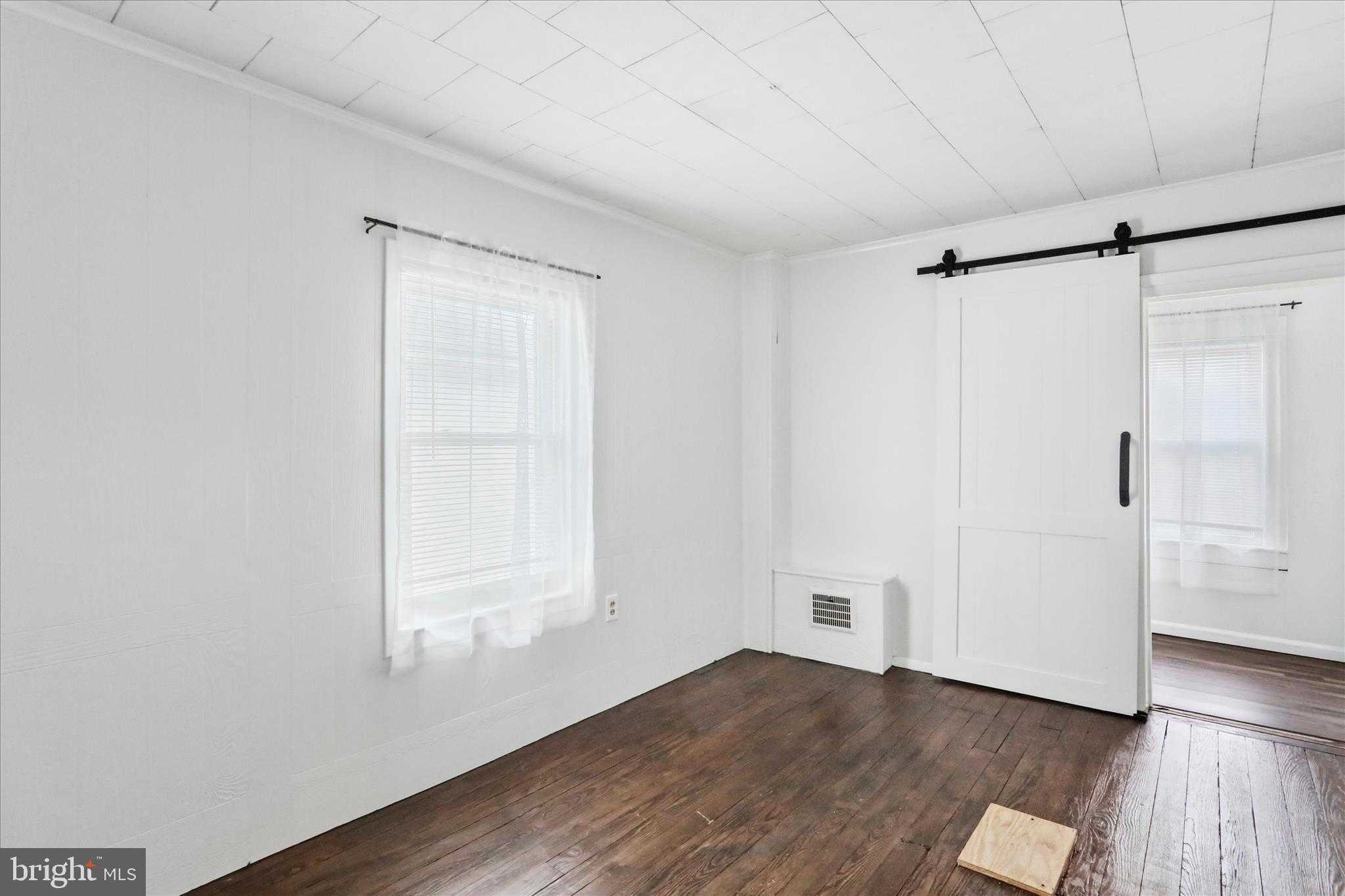 129 Race St photo 18