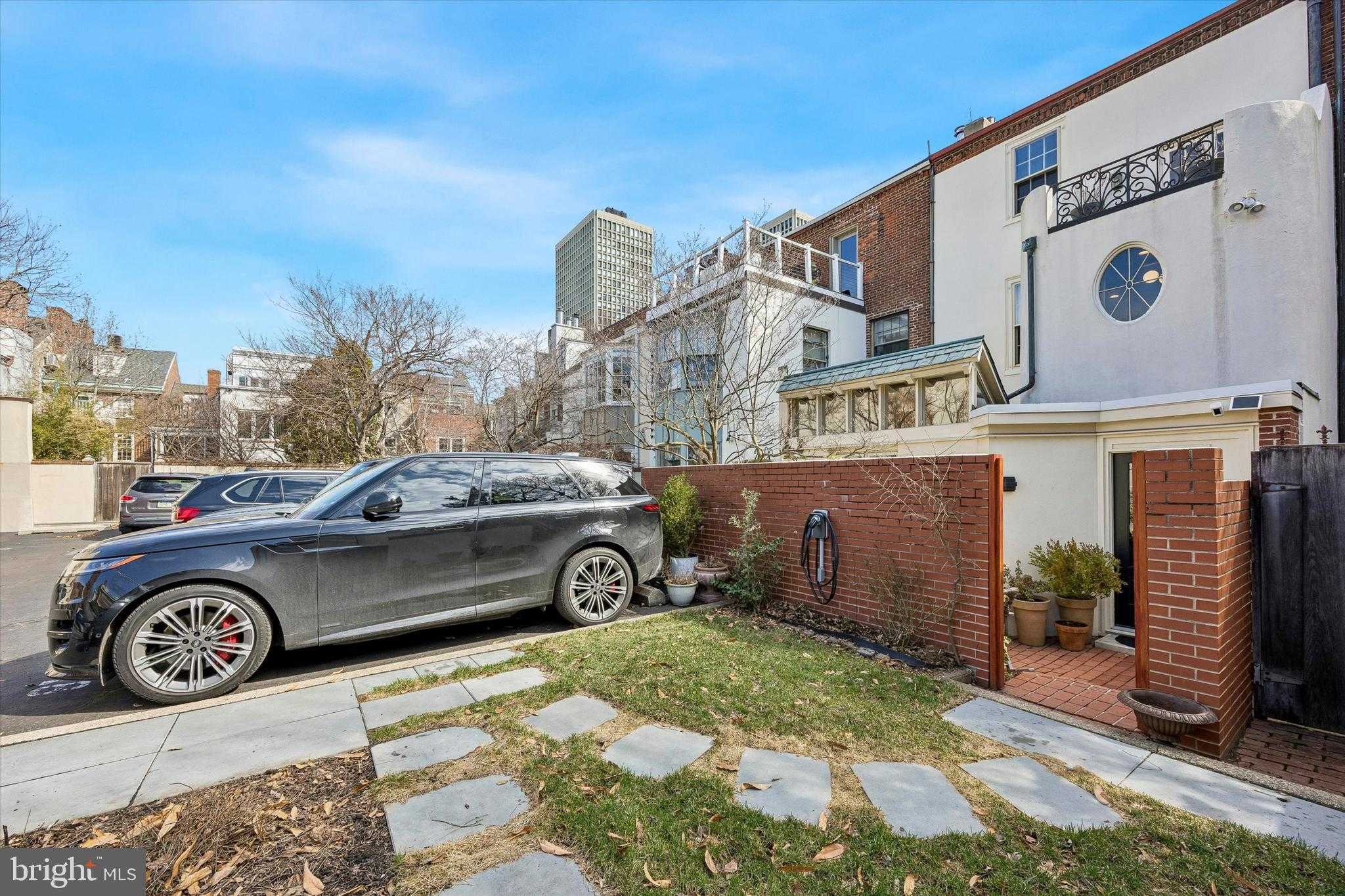 318 S American St photo 33