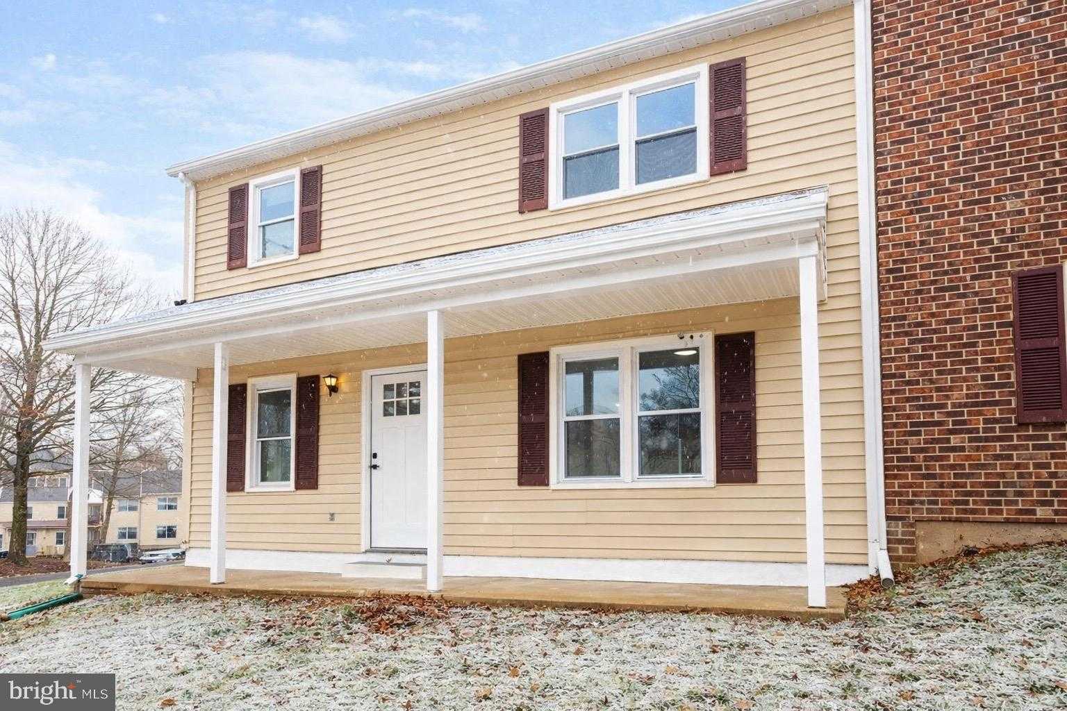 507 Hickory Ln photo 2