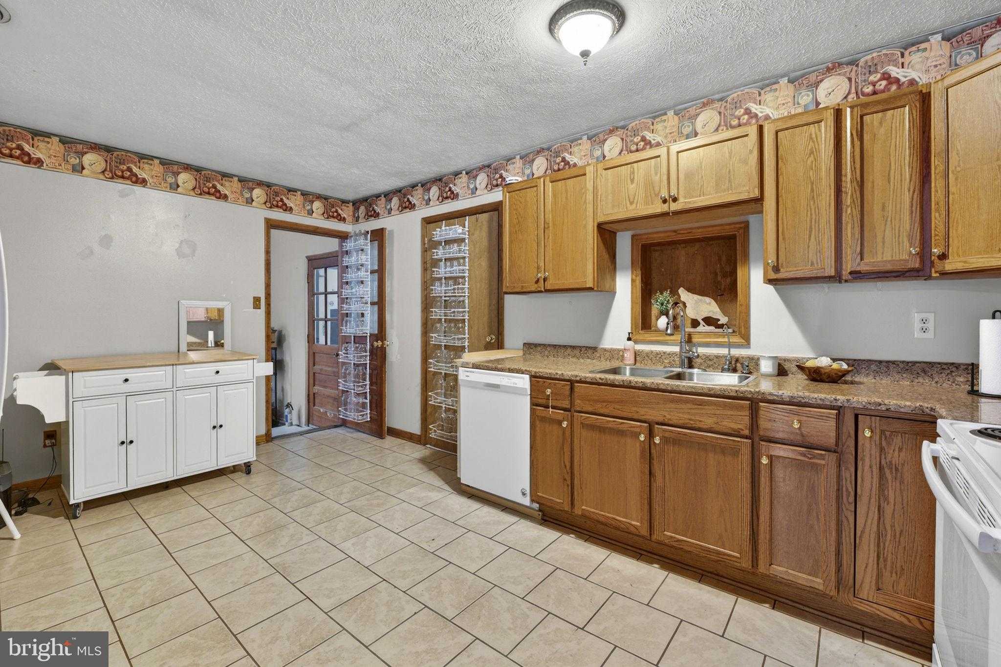 1537 Coal Mine Rd photo 28