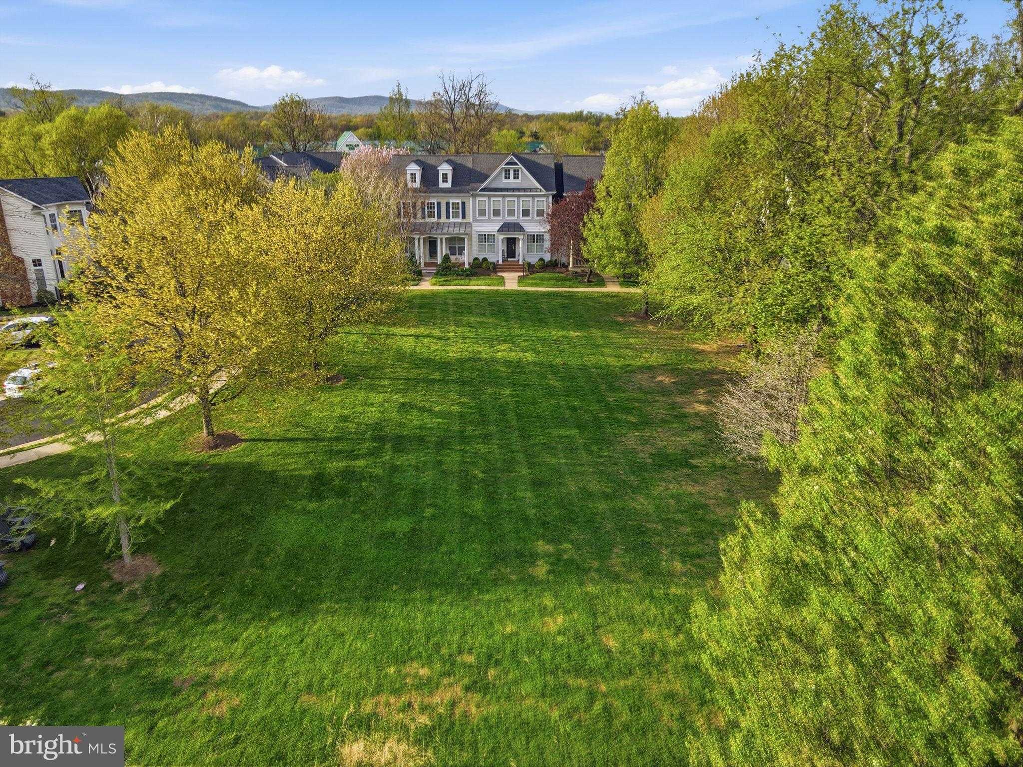 513 Gentlewood Sq photo 55