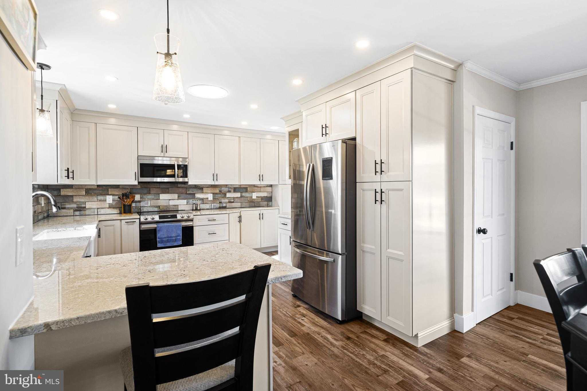 209 Cheyney Dr photo 13