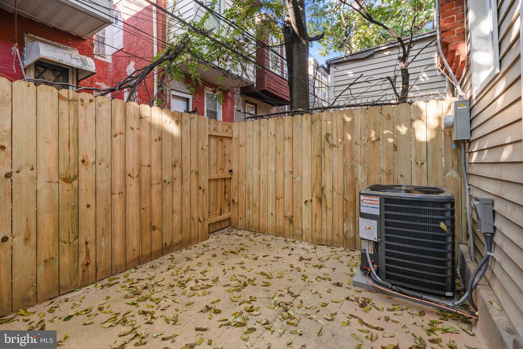 3422 Crystal St photo 17