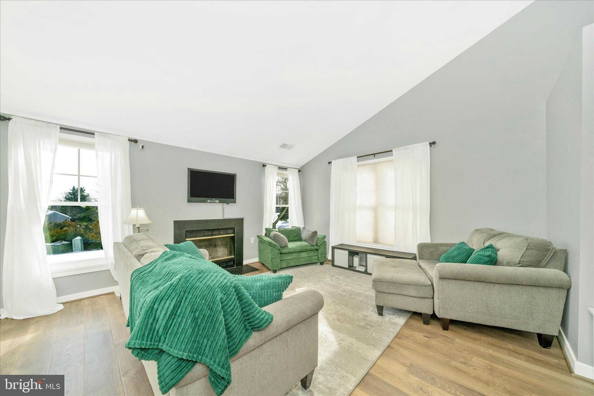 5759 Windwood Way photo 9