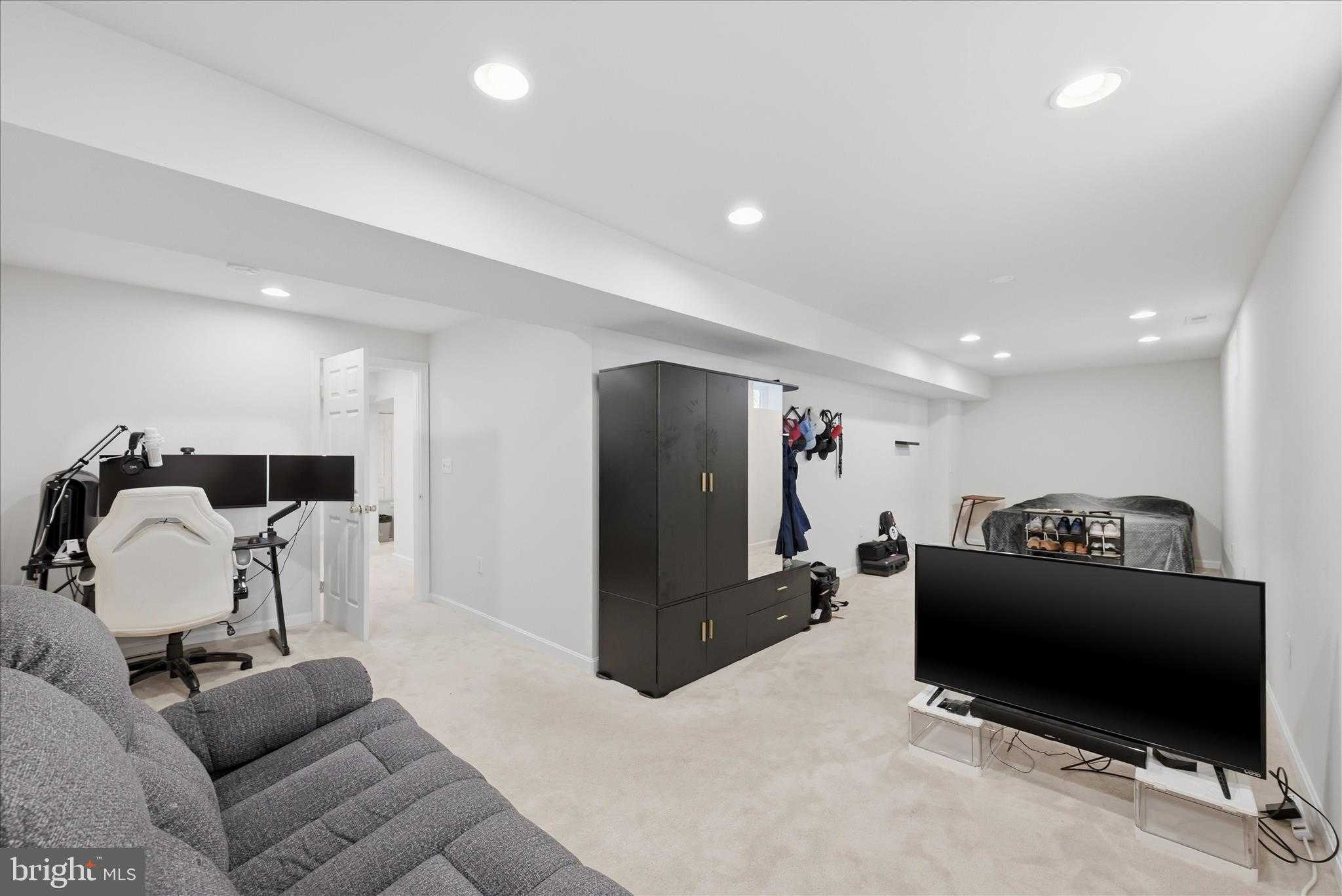 300 Clydesdale Dr photo 51