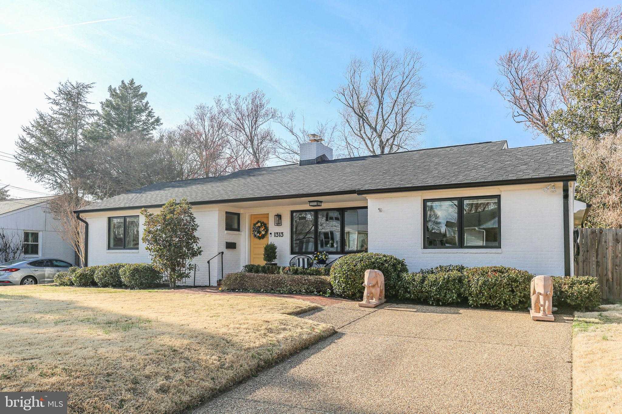 1313 Dandridge St photo 2