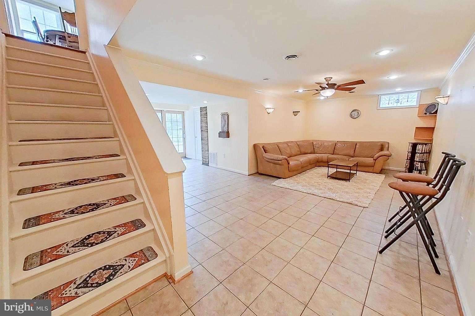 3 Lemuels CT photo 34