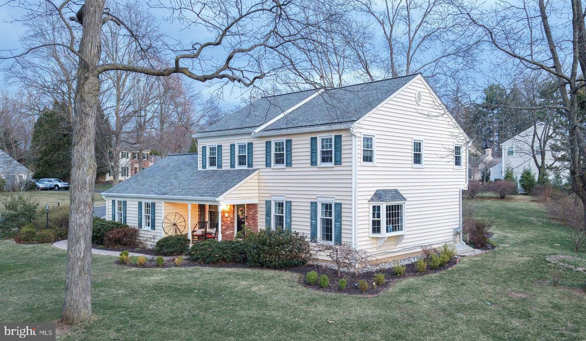 613 Shearer St photo 2