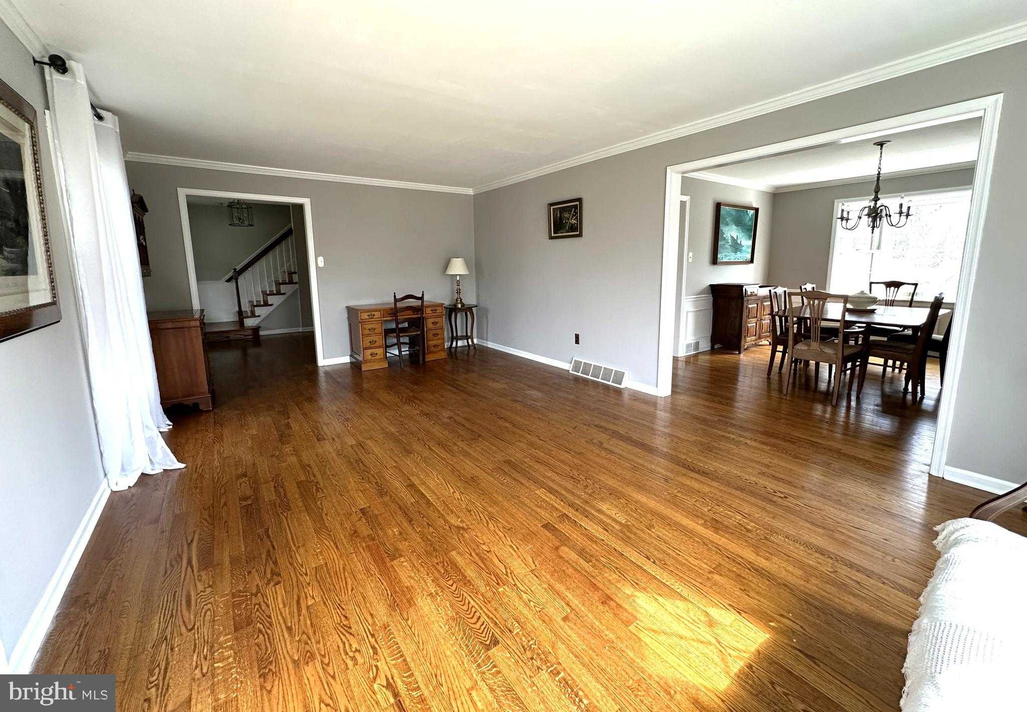 613 Shearer St photo 8