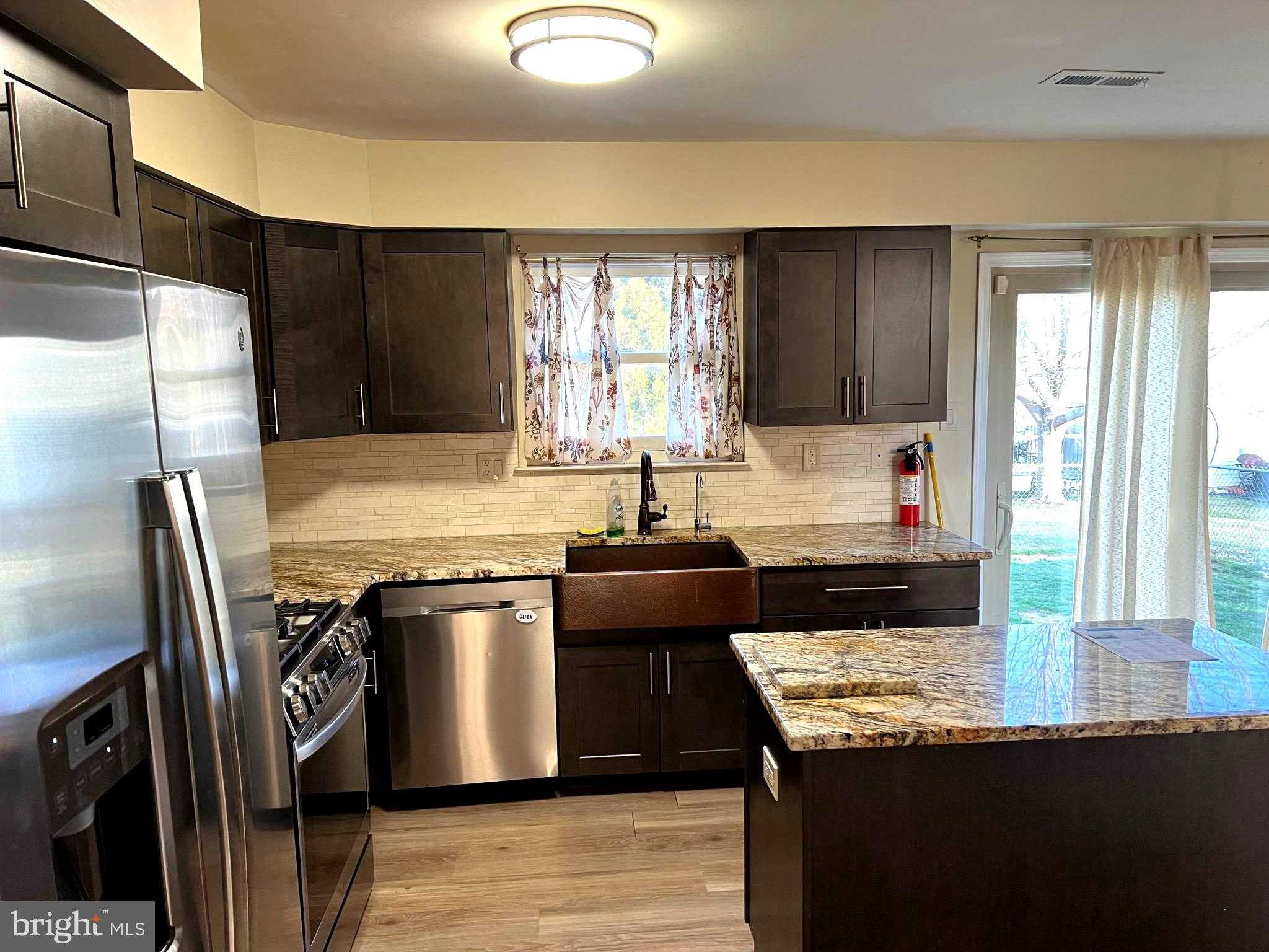 621 Nicole Dr photo 15