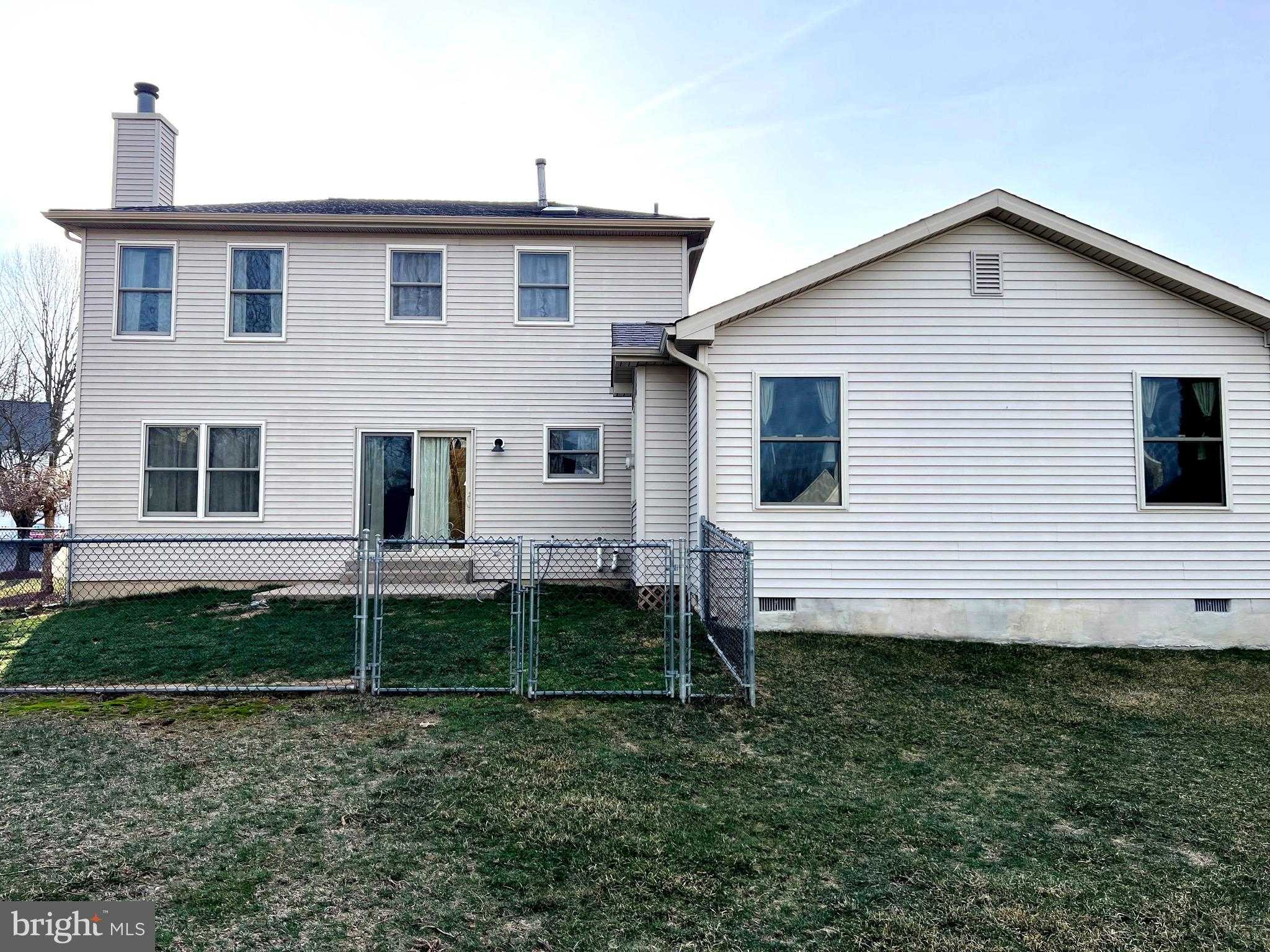 621 Nicole Dr photo 5