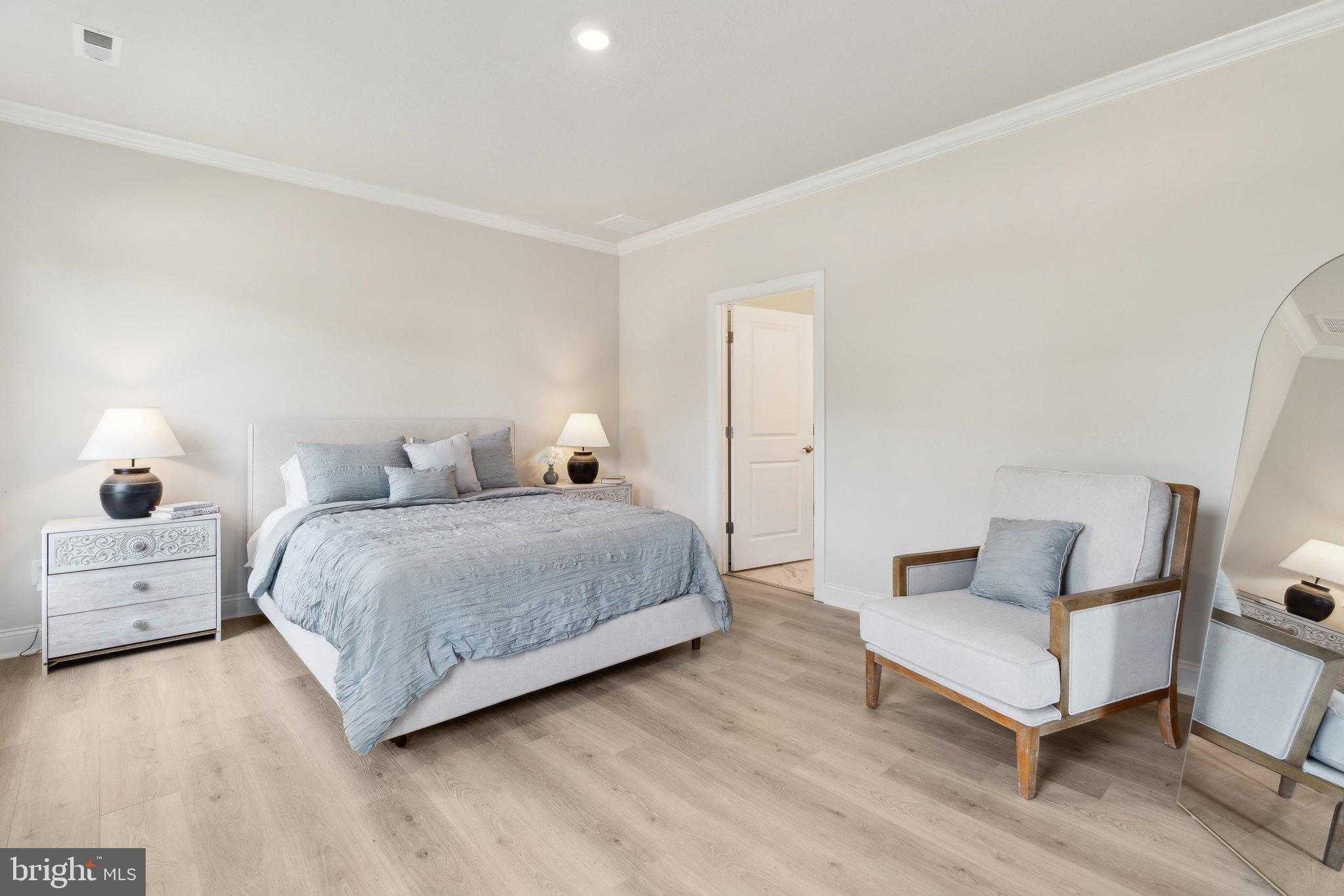 1292 Treviso Bay photo 17