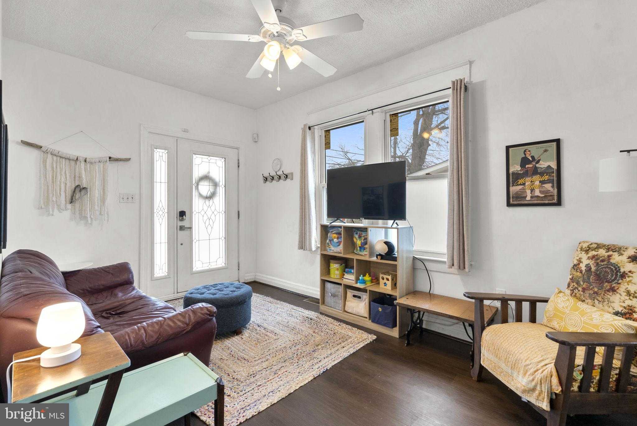 4801 Decatur St photo 4