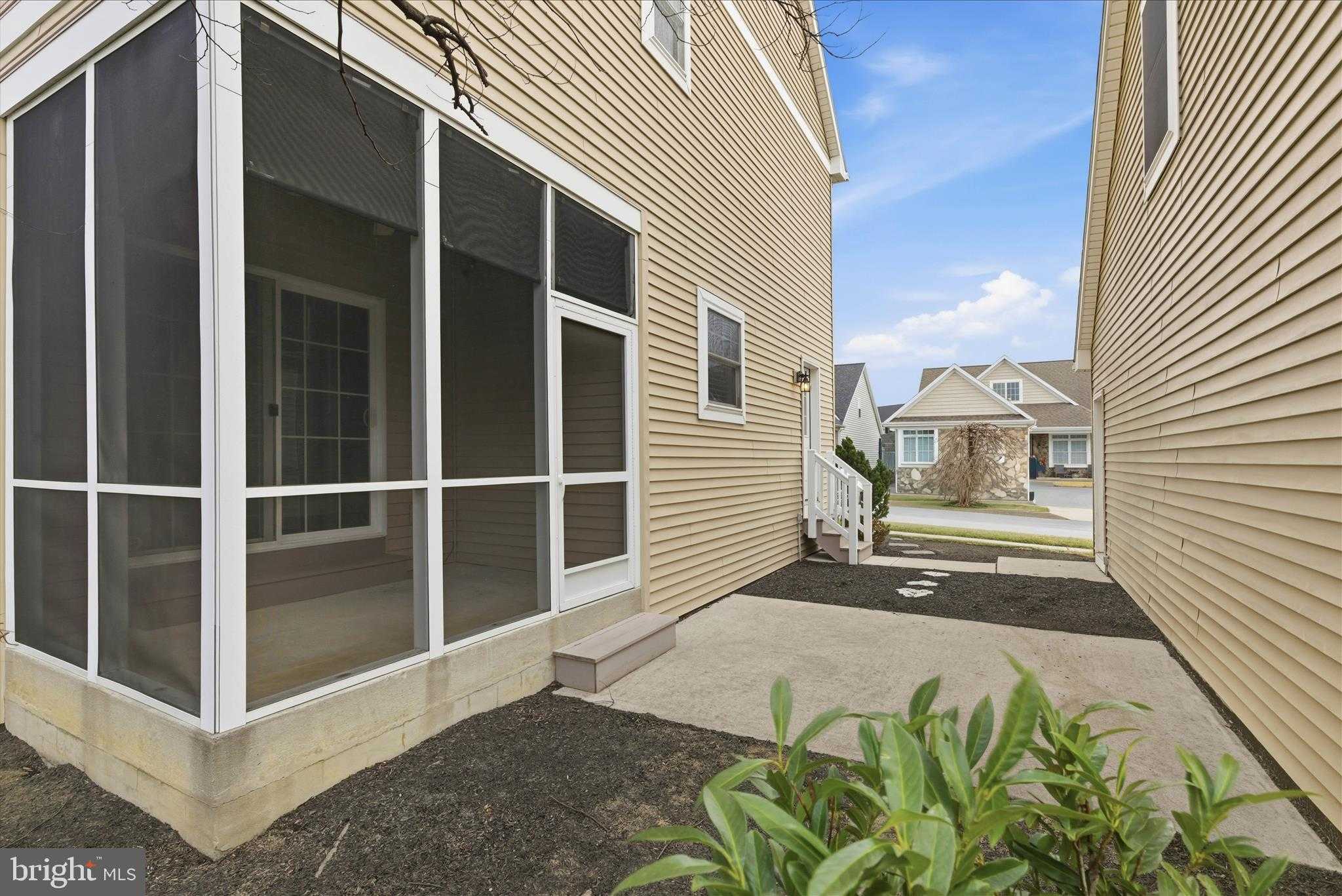 664 Richmond Dr photo 50