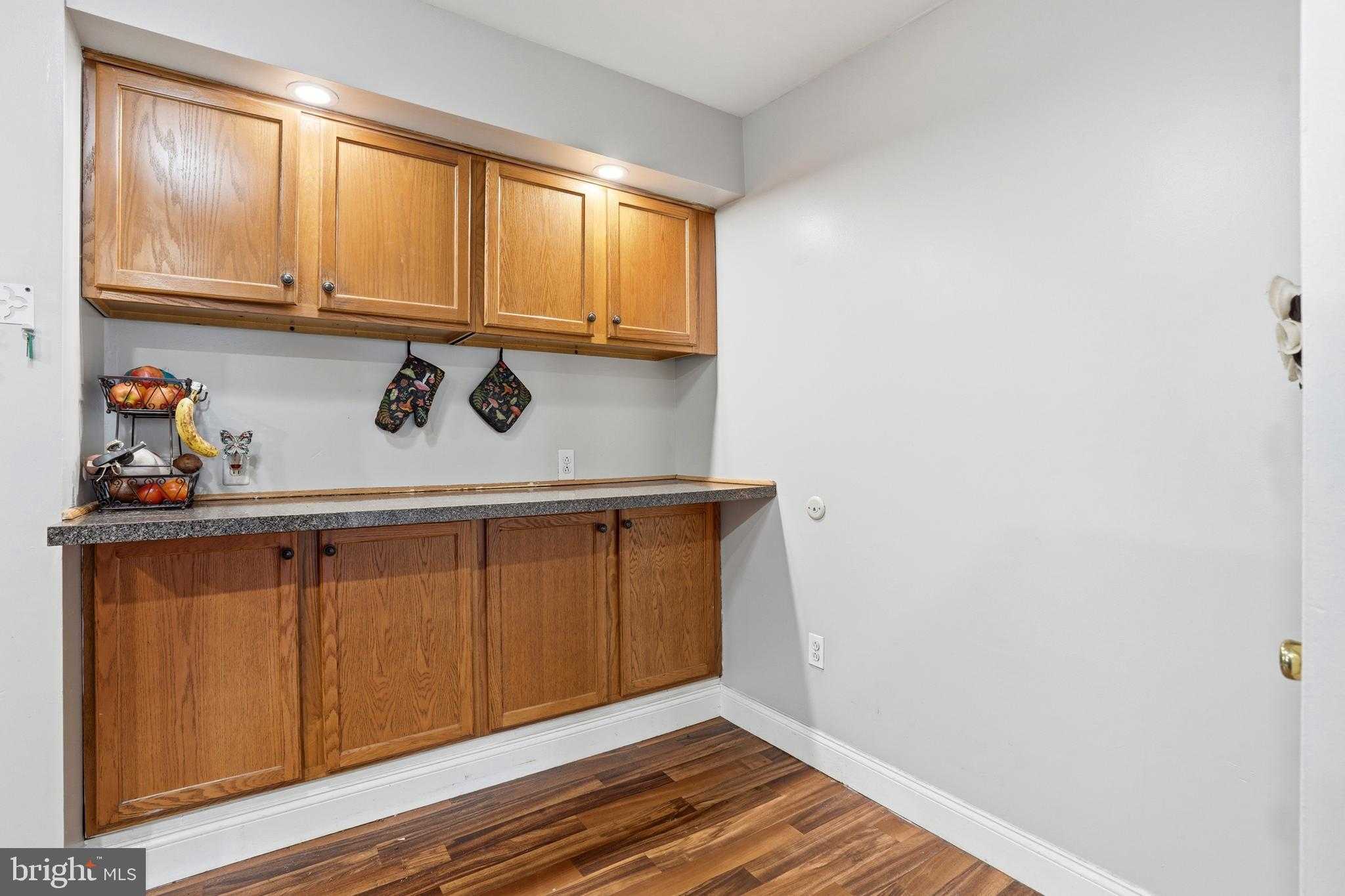 825 N Jackson St photo 13