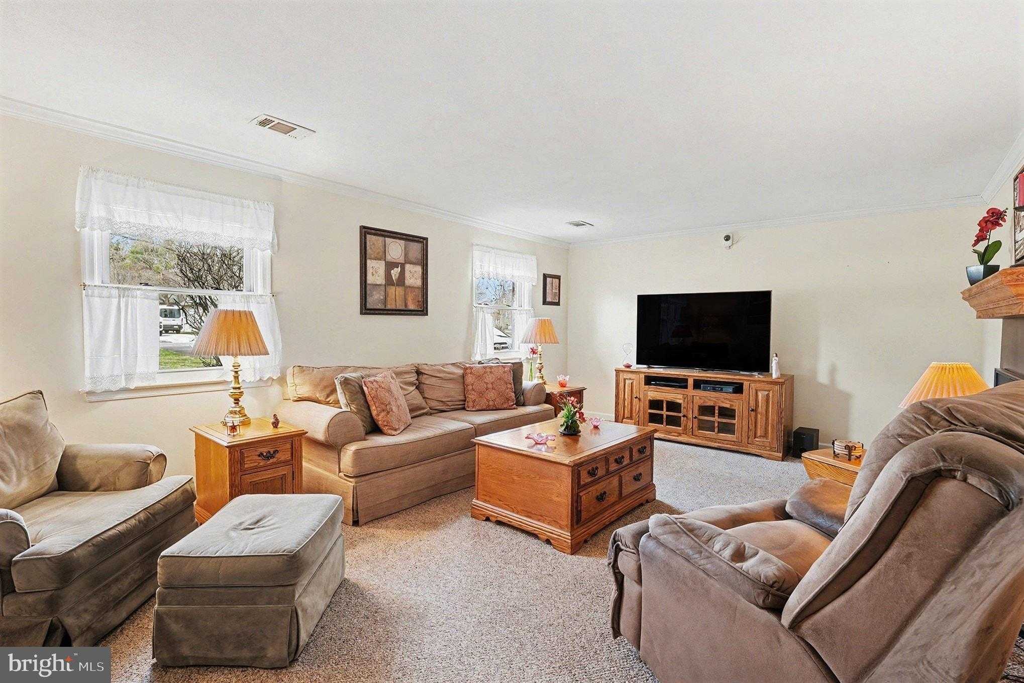 95 Kleyona Ave photo 30