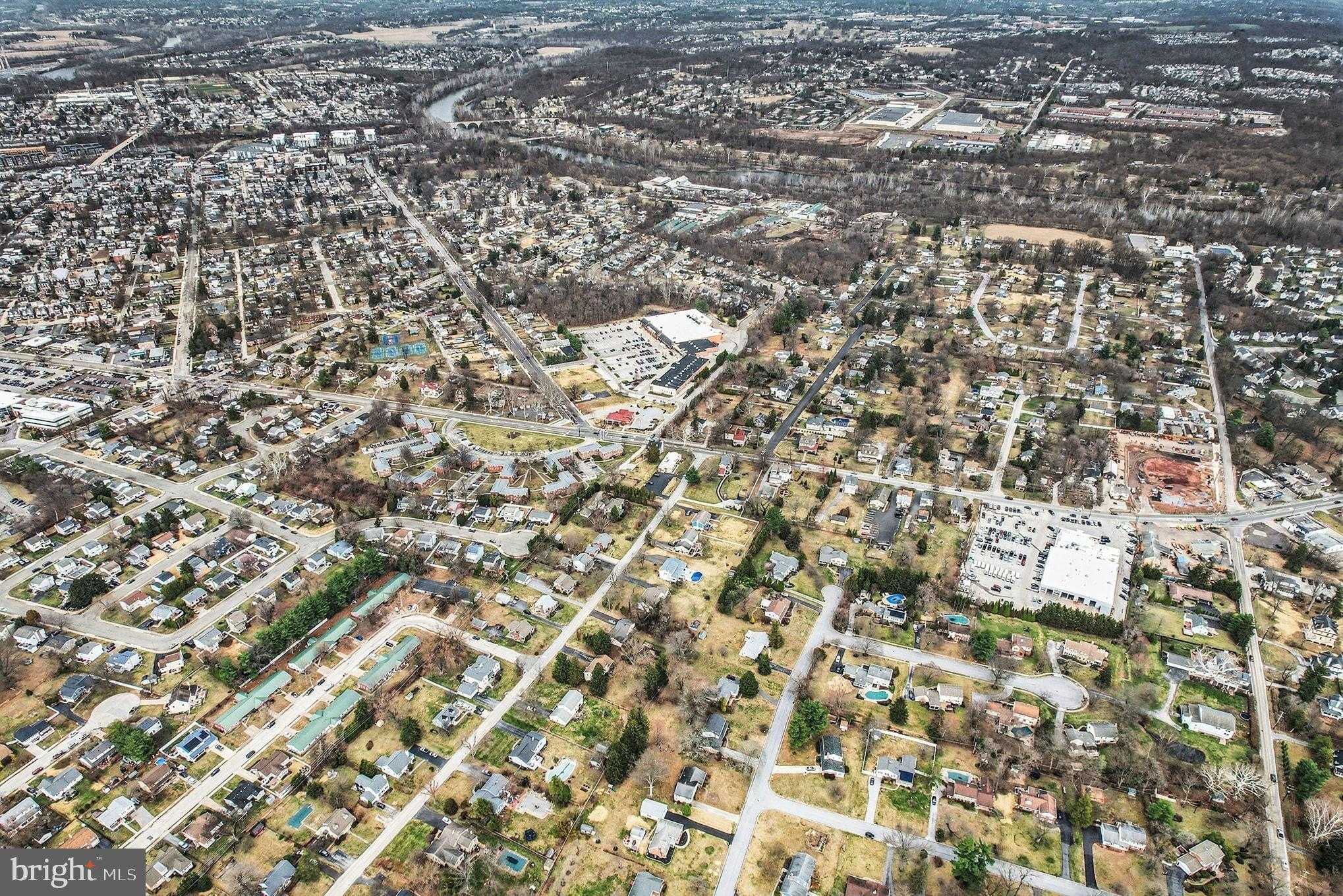 95 Kleyona Ave photo 38