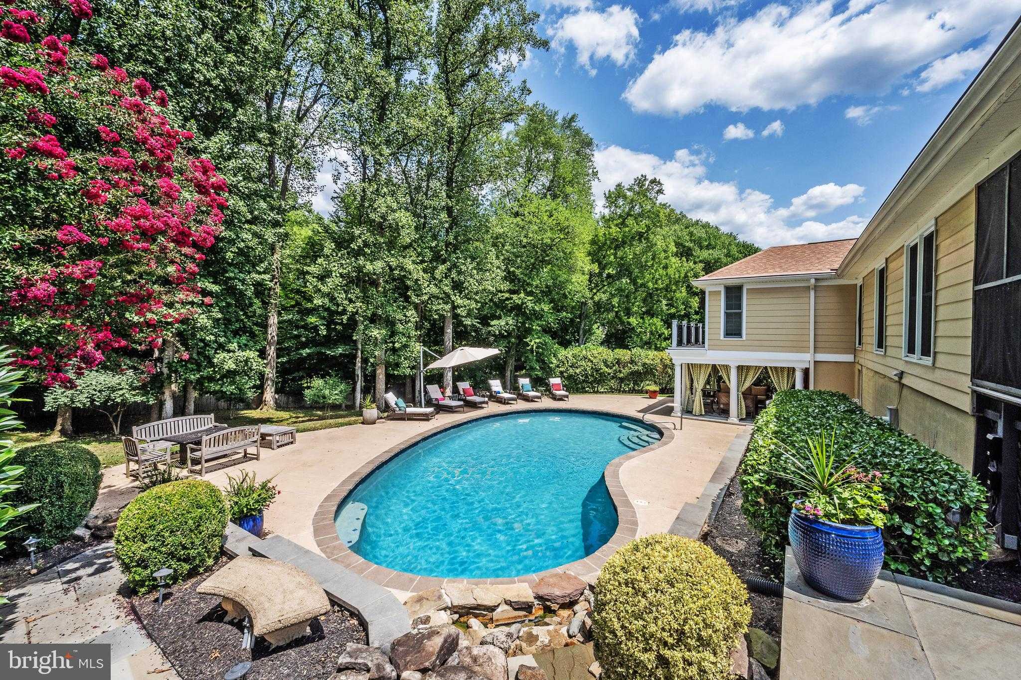 6610 Weatheford CT photo 2