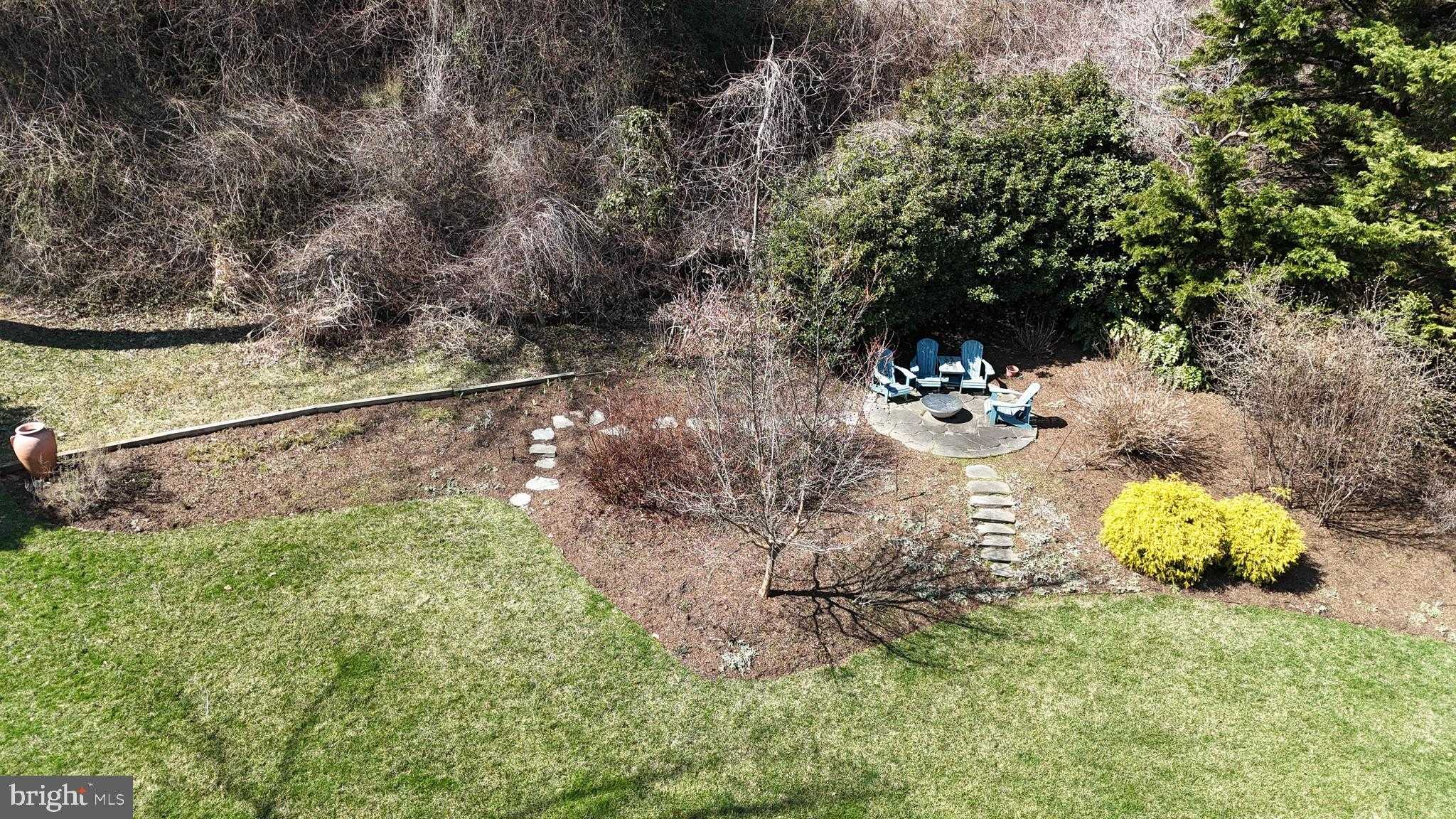 2400 VERN ROAD photo 5