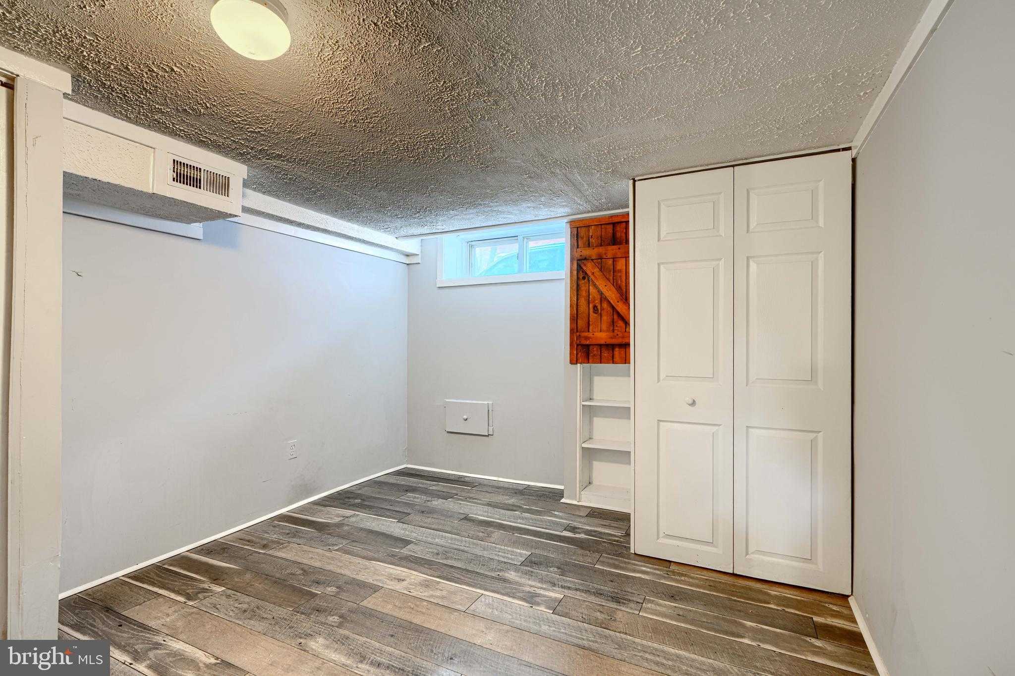 638 S Streeper St photo 35