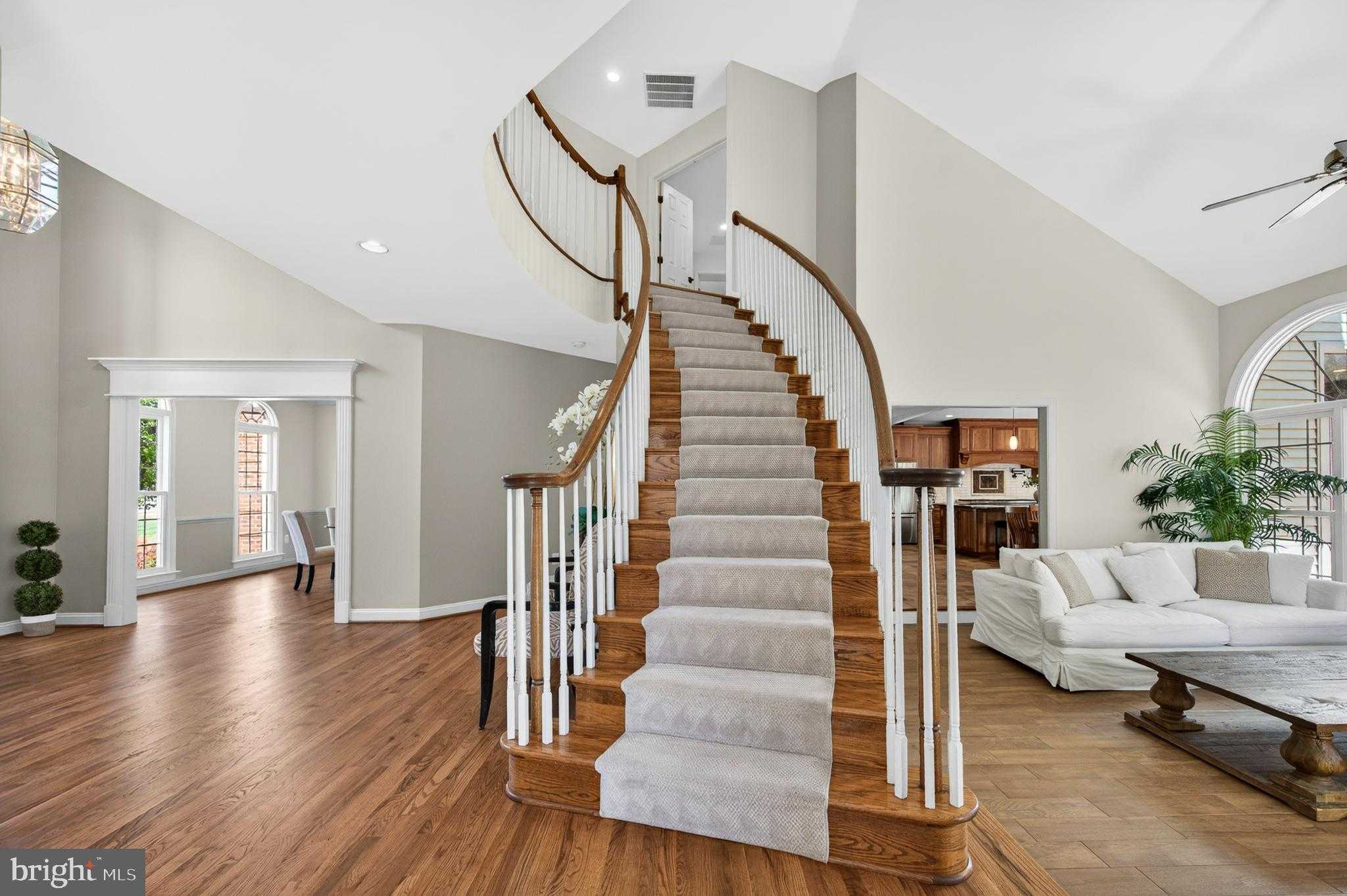 6488 Lake Meadow Dr photo 7