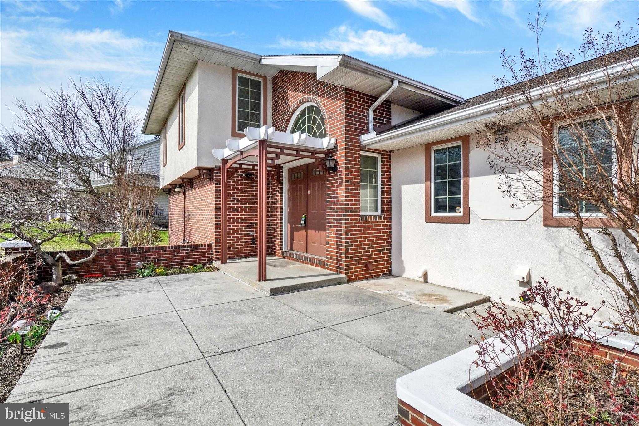 2729 Sparrow Dr photo 2