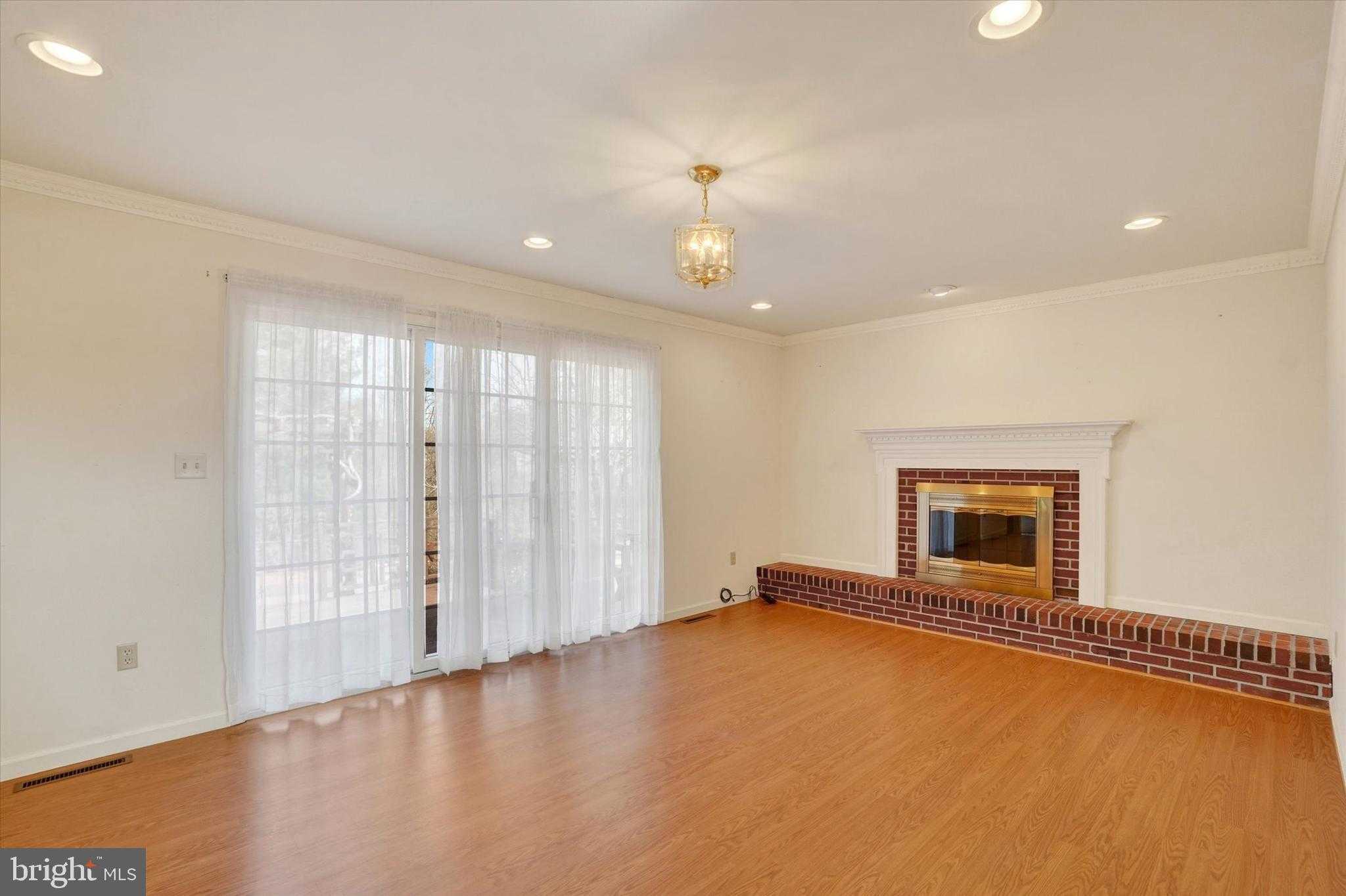 2729 Sparrow Dr photo 4