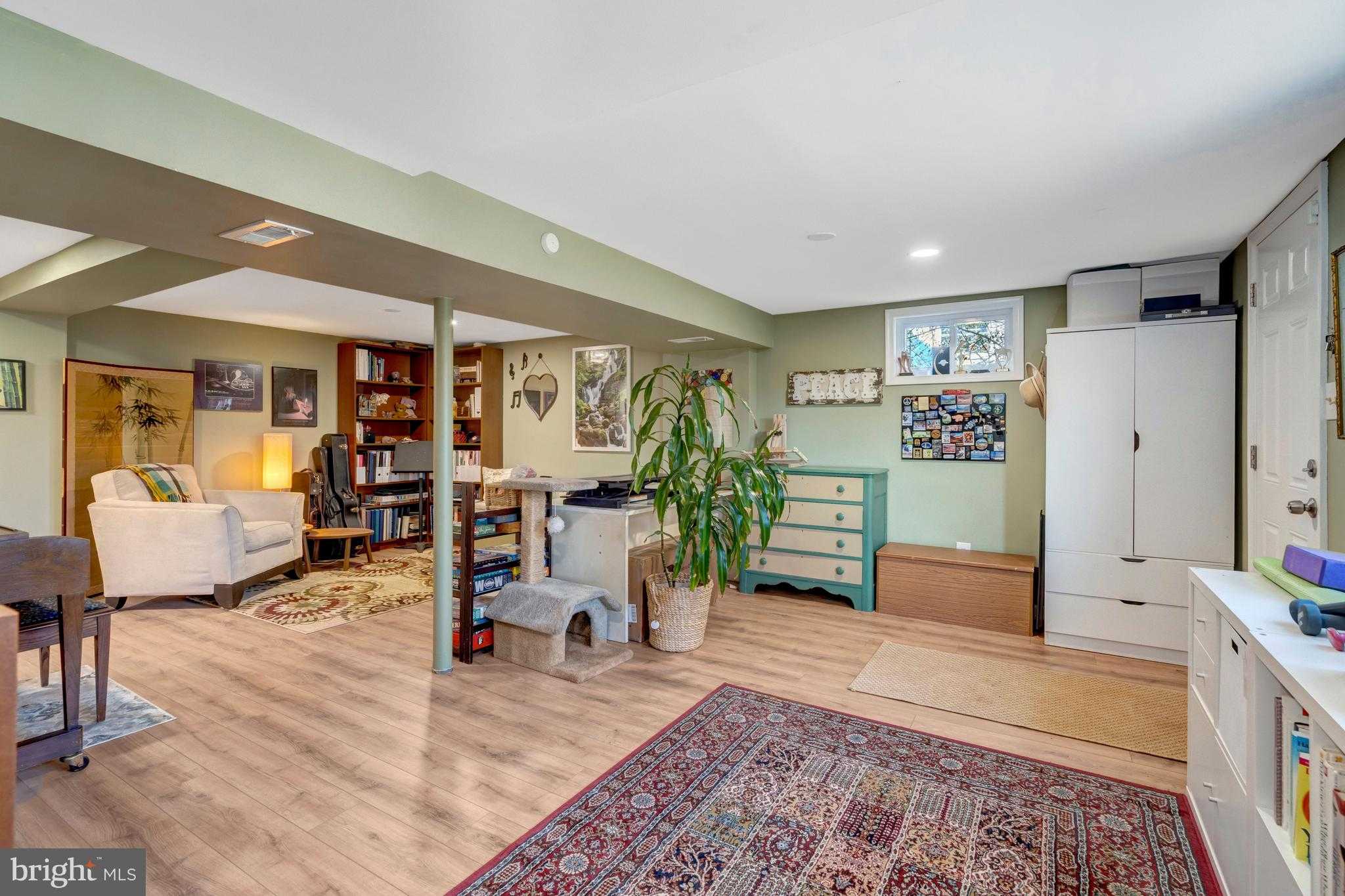 92 Meeker CT photo 22