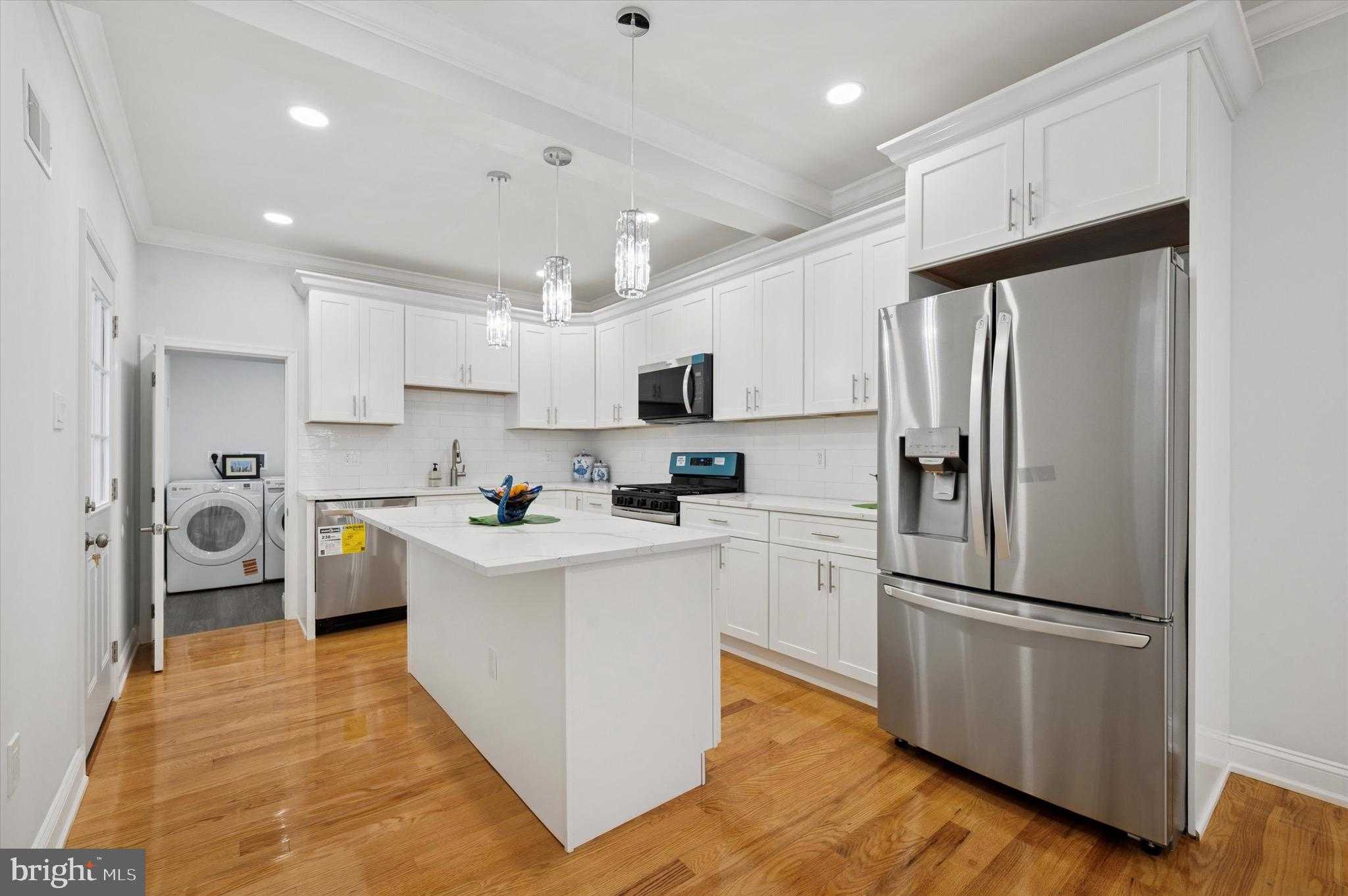 2011 Morris St photo 7