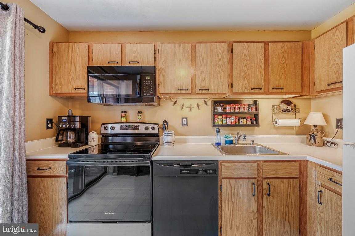 6 Juliet Ln Apt 202 photo 9