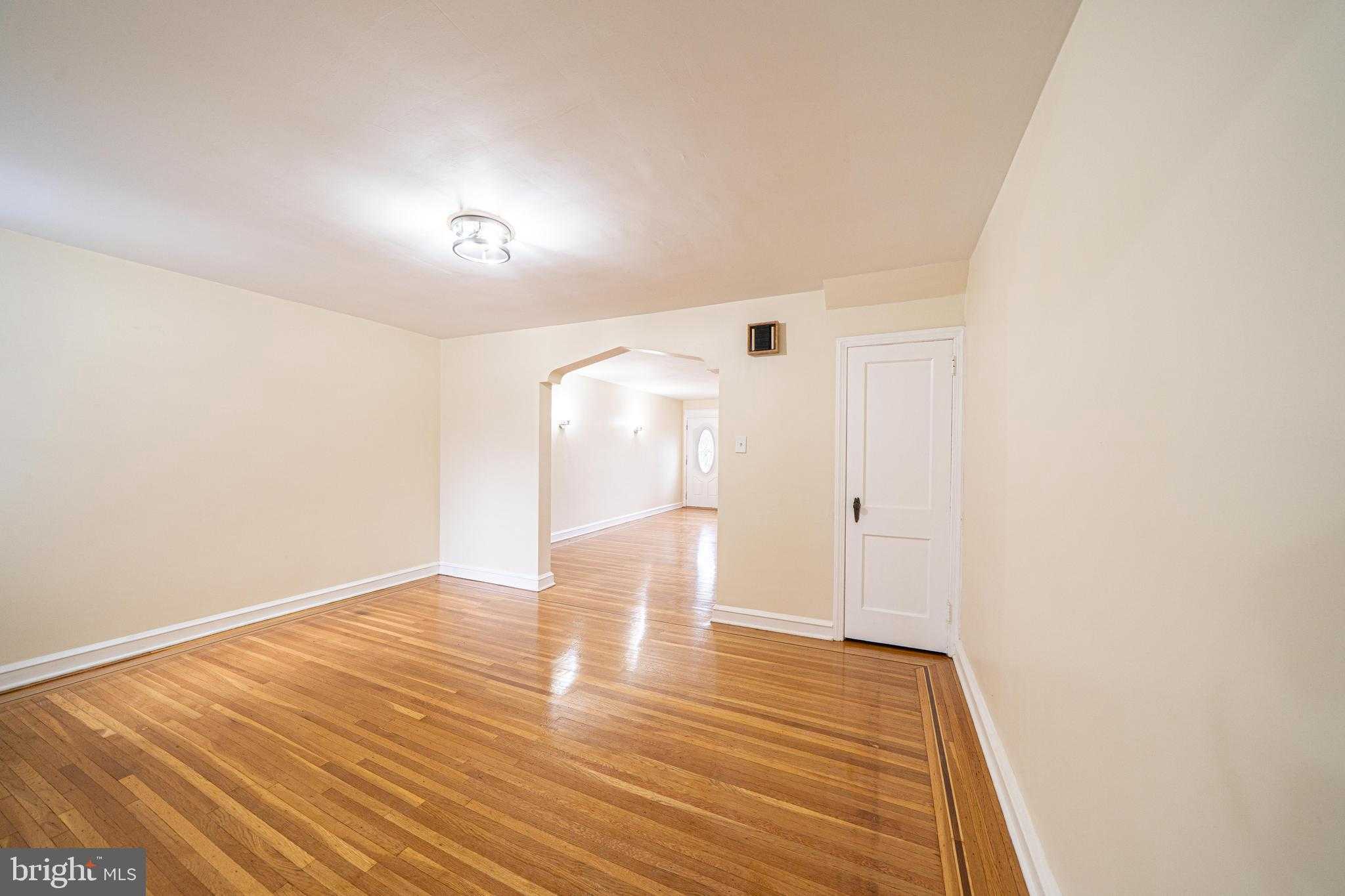 423 Alcott St photo 6