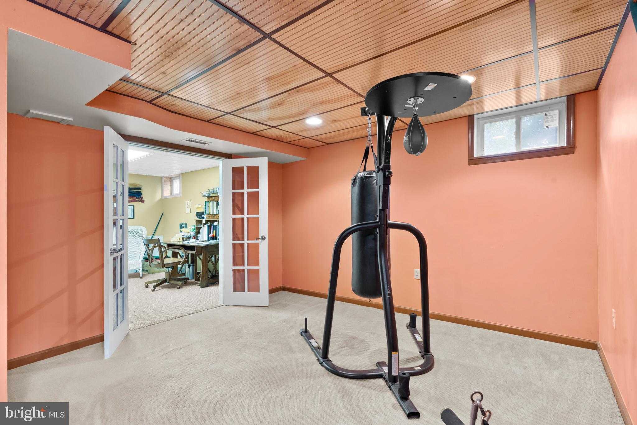 409 Fairview Ave photo 25