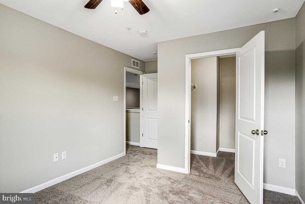 11353 Flag CT photo 40