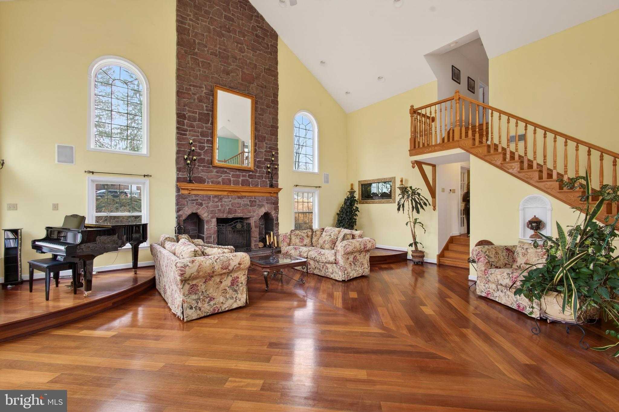 1931 Temple Rd photo 2