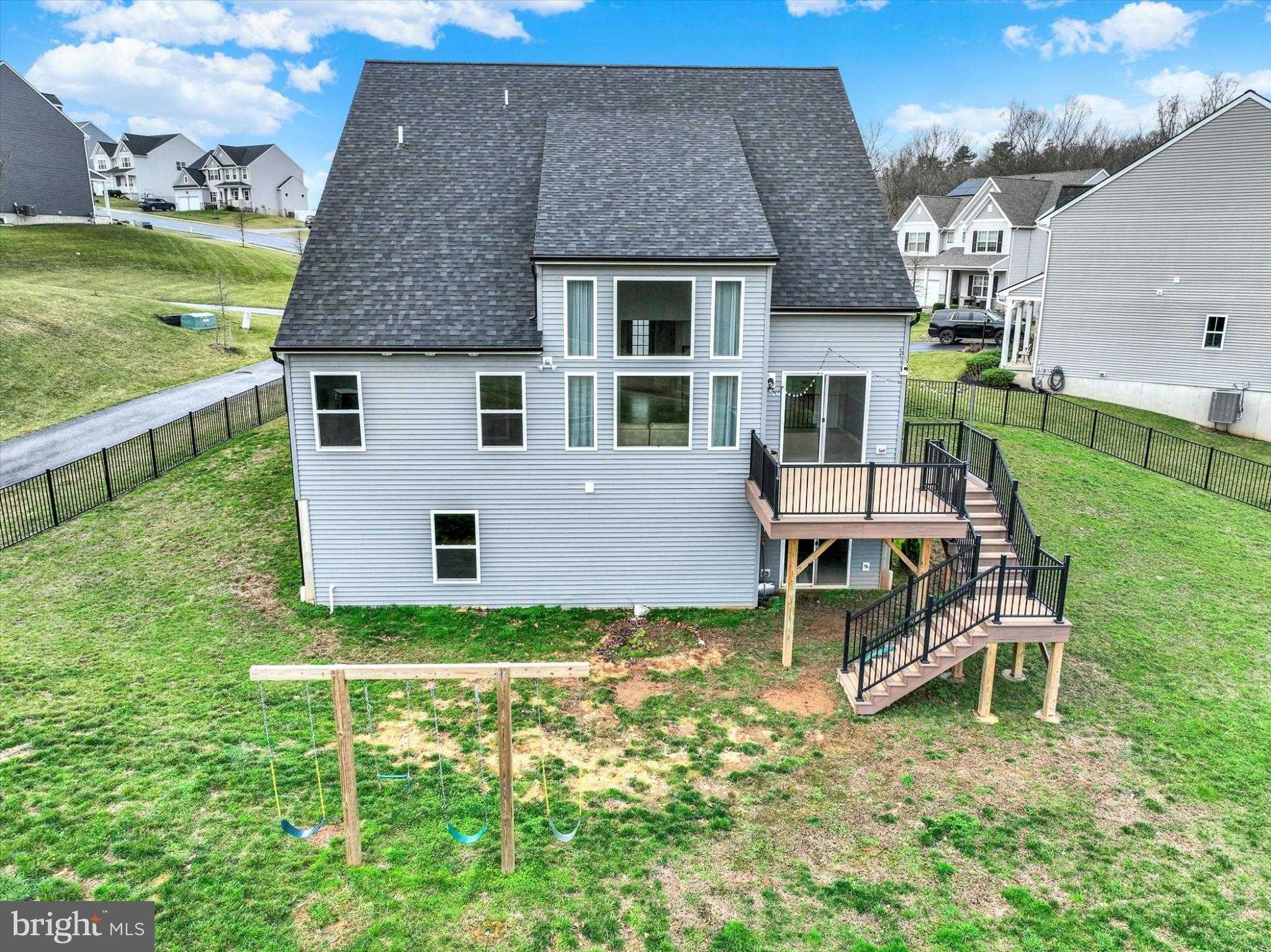 105 Blaine Dr photo 34