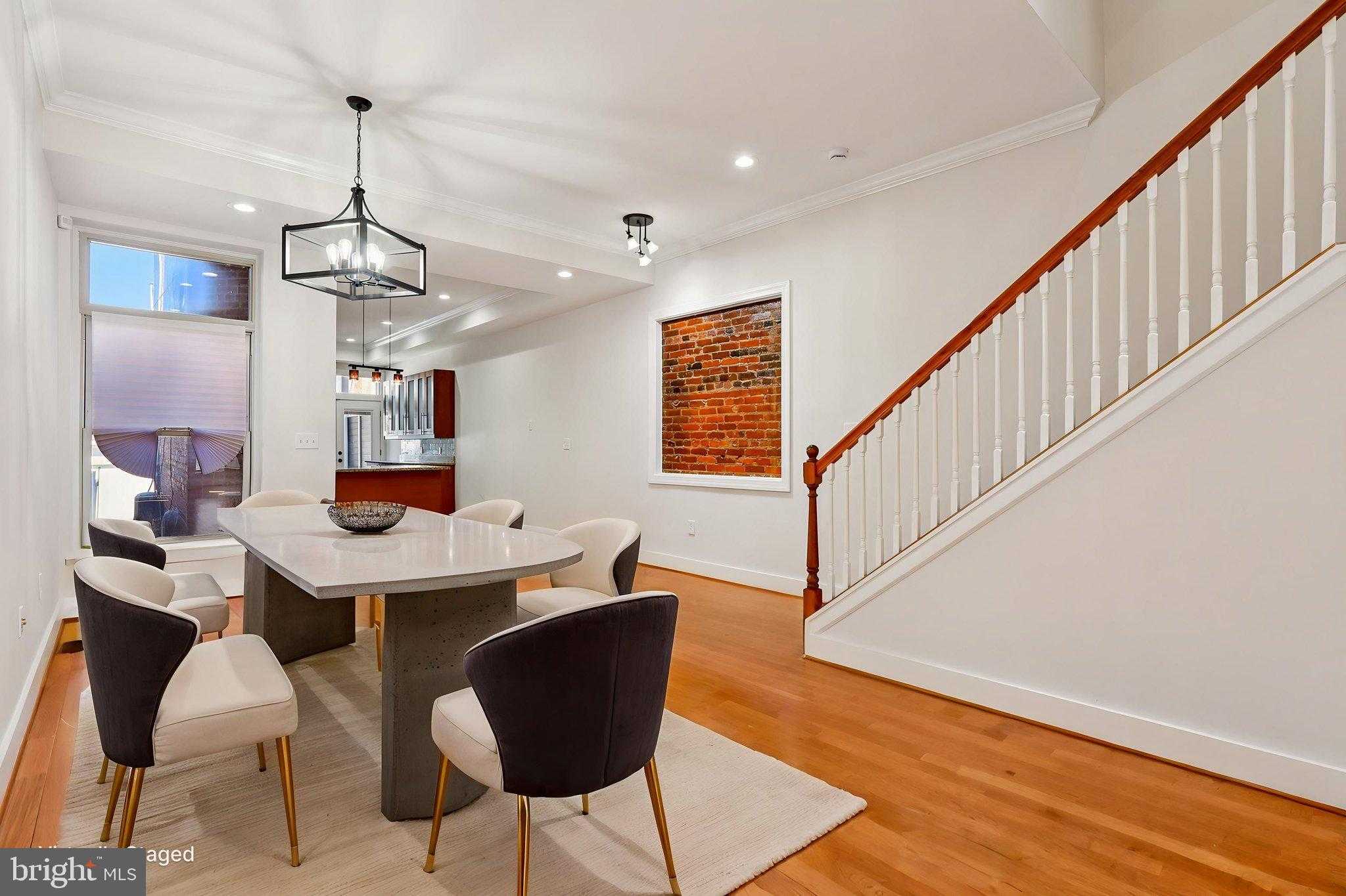 914 Newington Ave photo 9