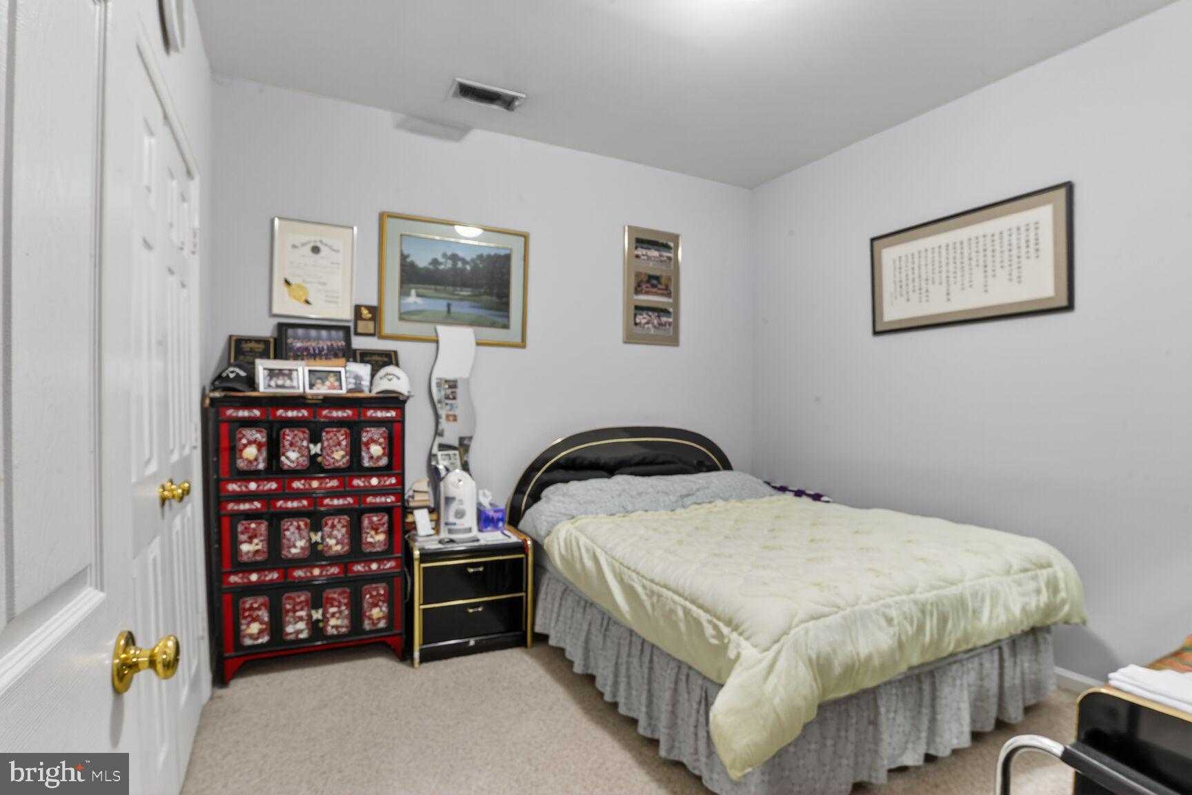 112 W Lexington St photo 13