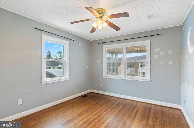 5528 Clifton Ave photo 22