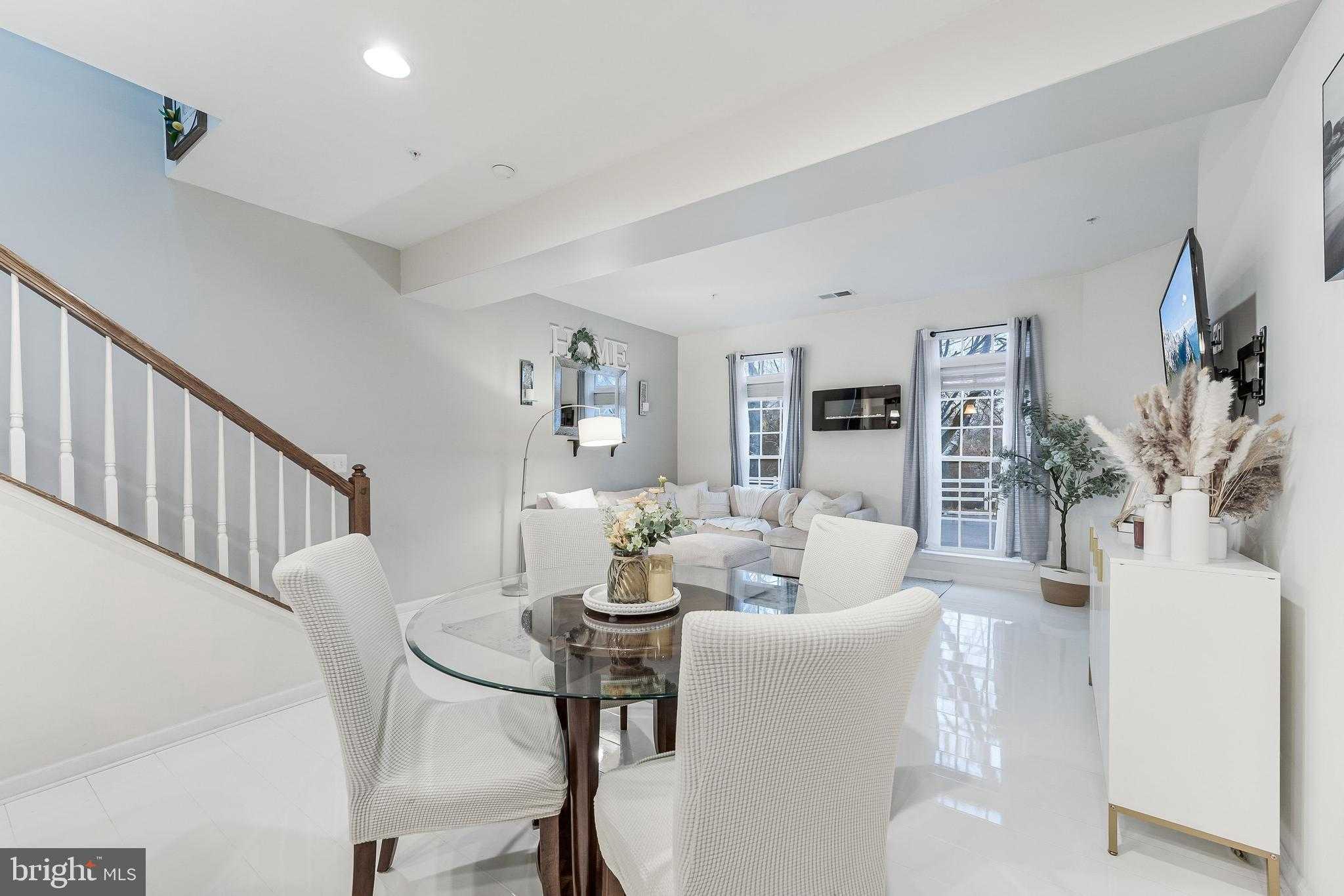 6908 Kona Dr photo 11