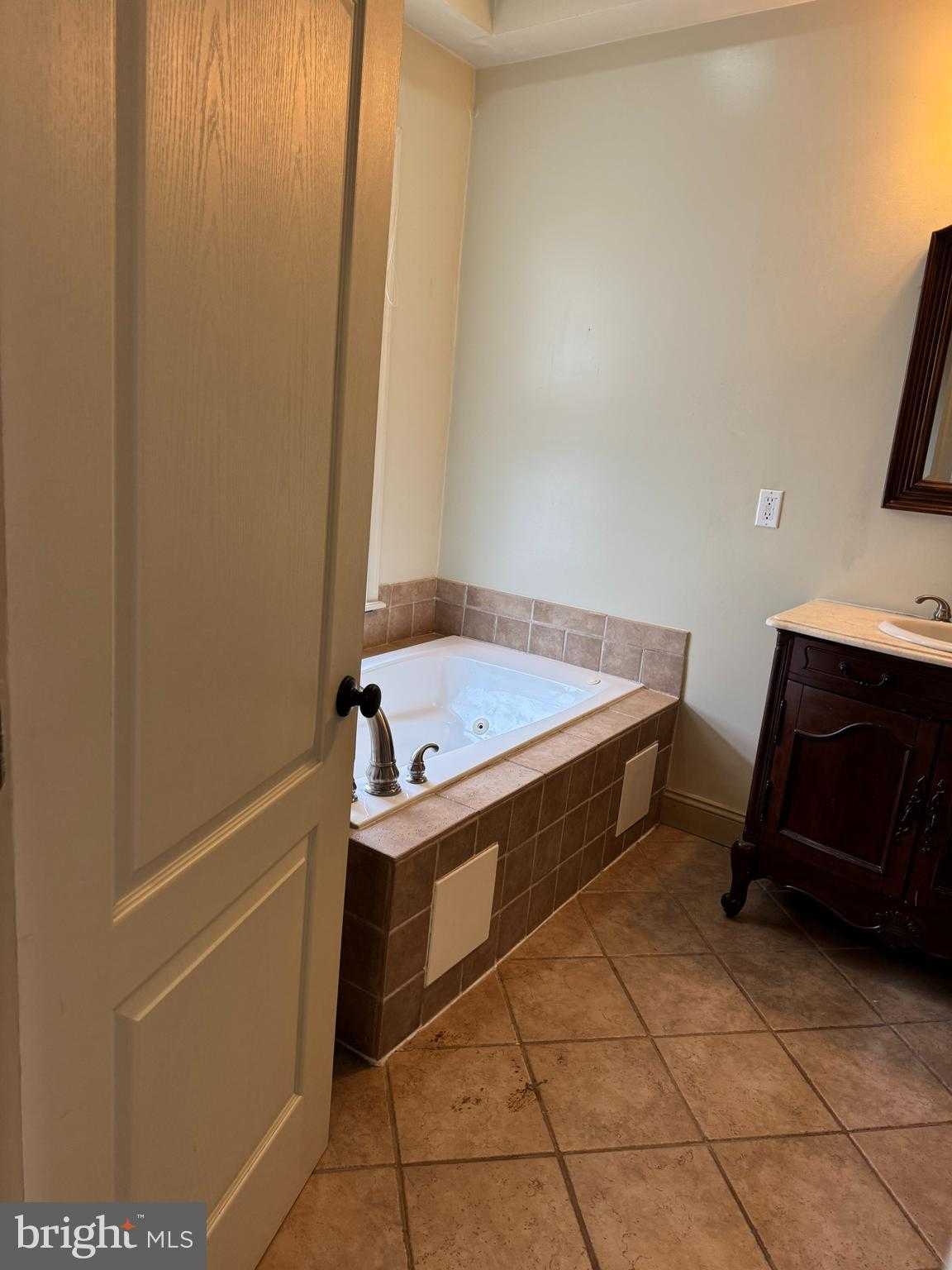 1713 W Lombard St photo 12