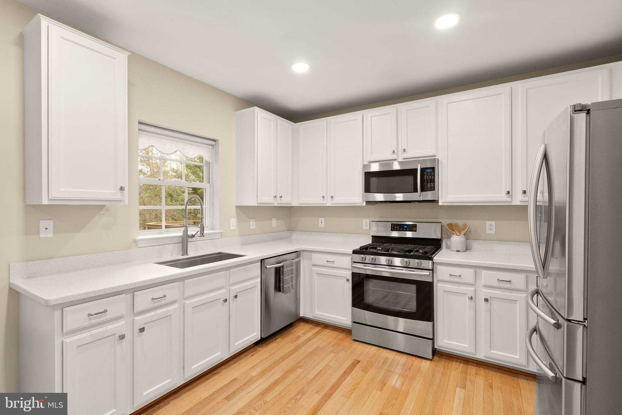 25213 Dunvegan Sq photo 10