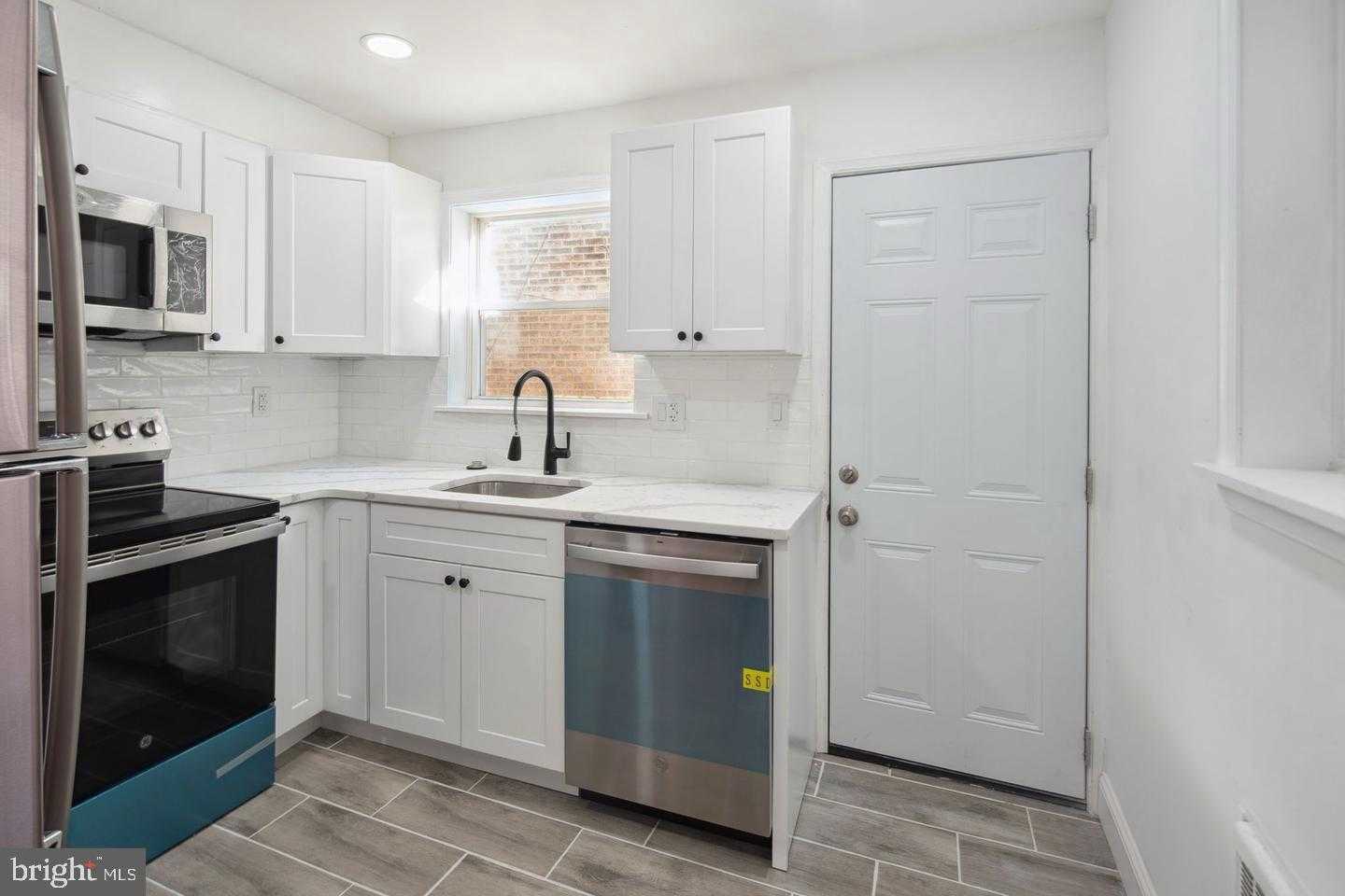 2235 E Ann St photo 9