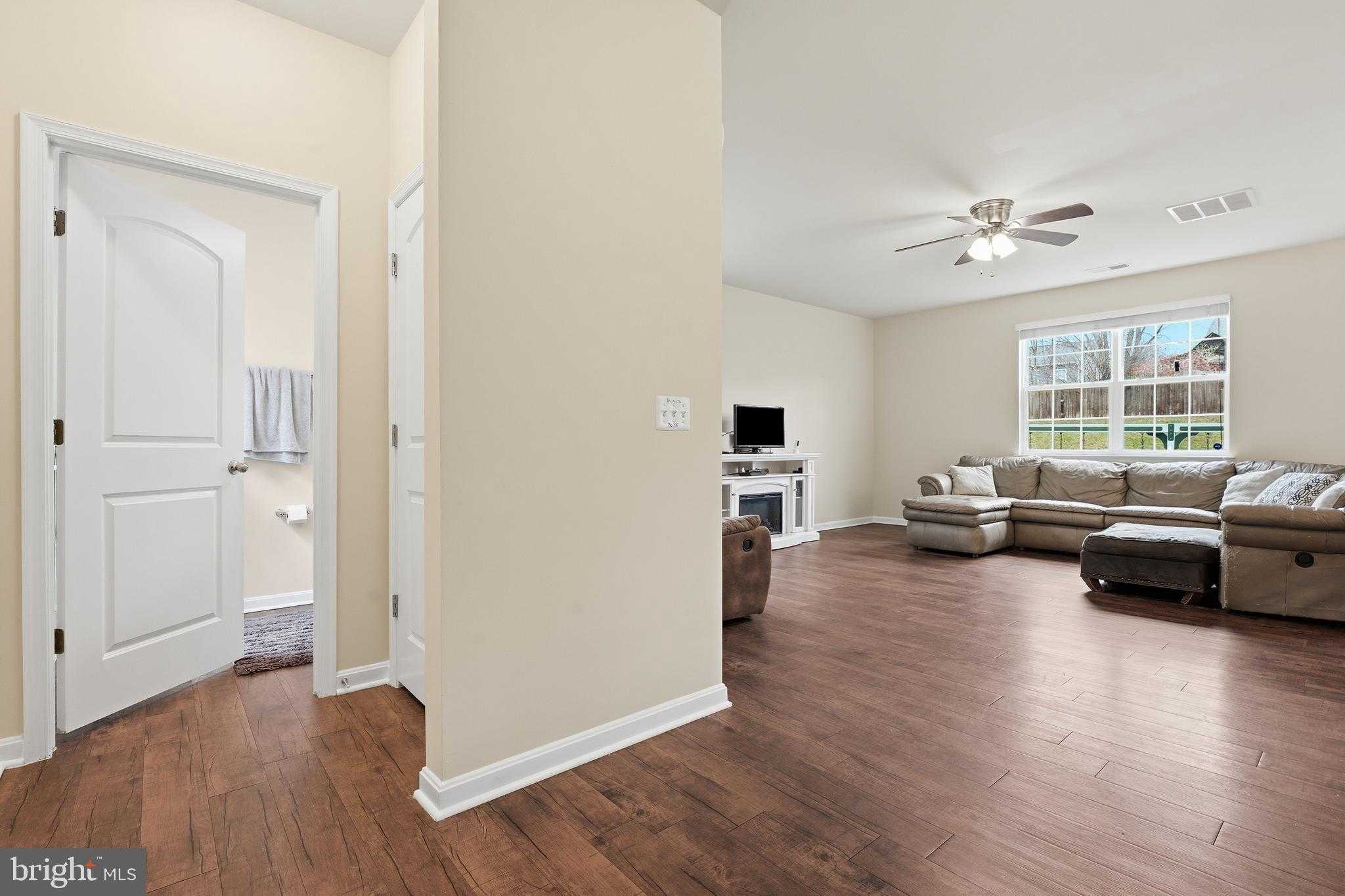 235 Daliah Way photo 10