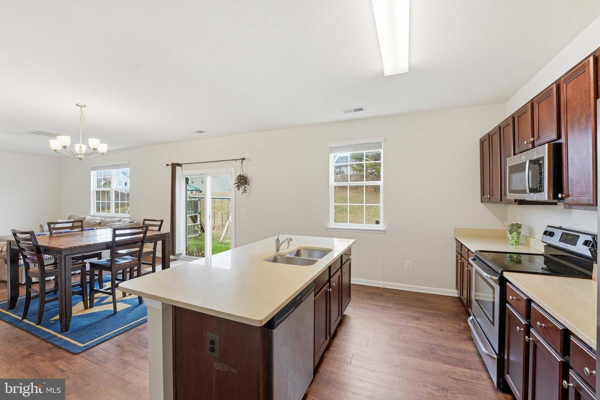 235 Daliah Way photo 18