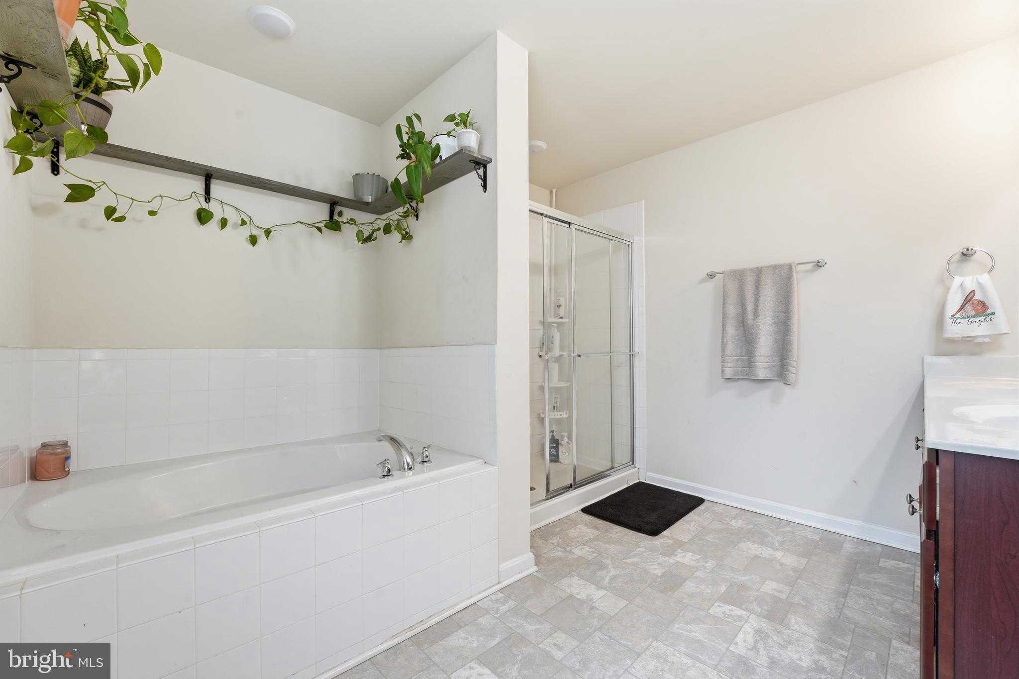 235 Daliah Way photo 33