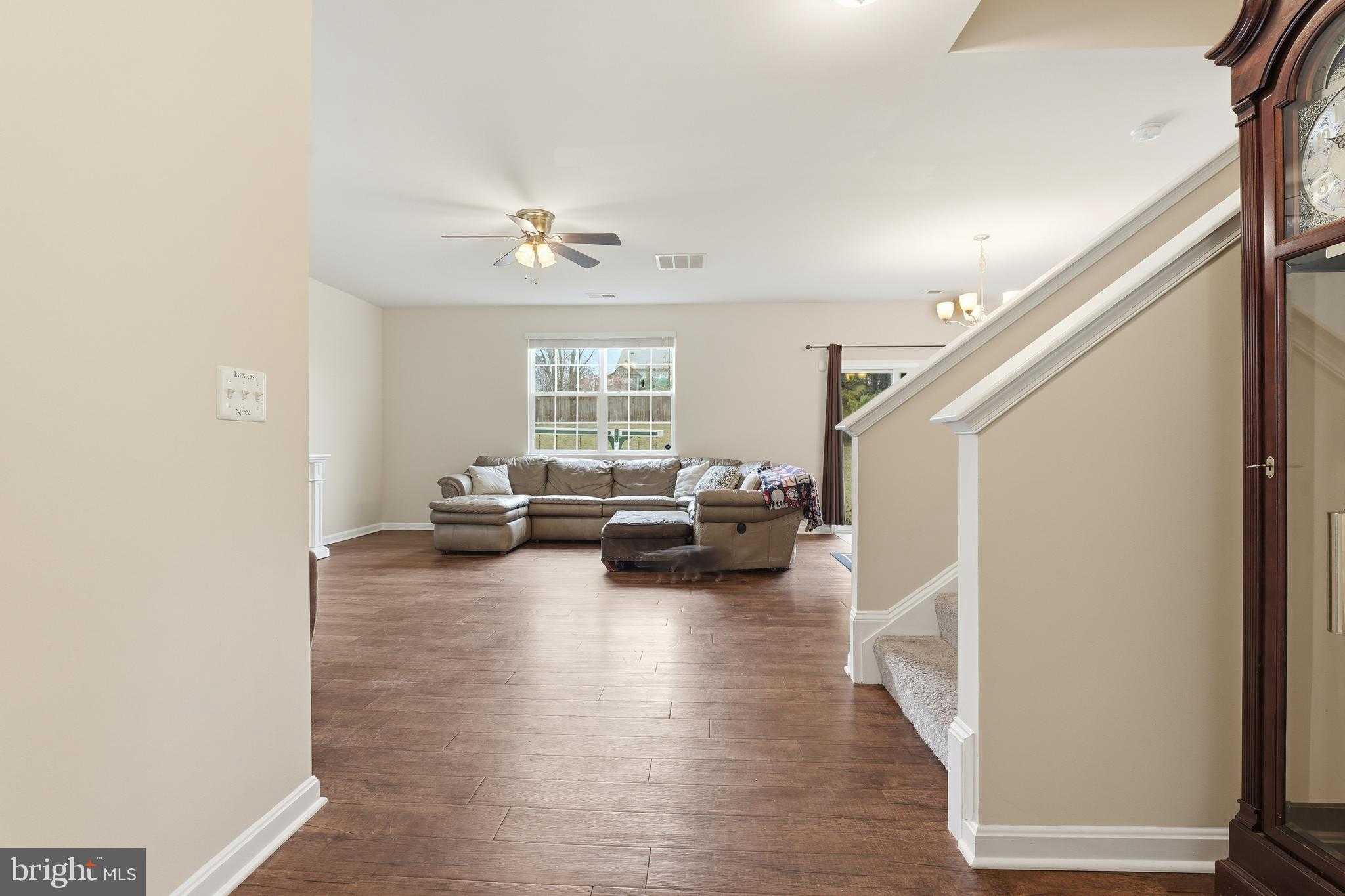 235 Daliah Way photo 8